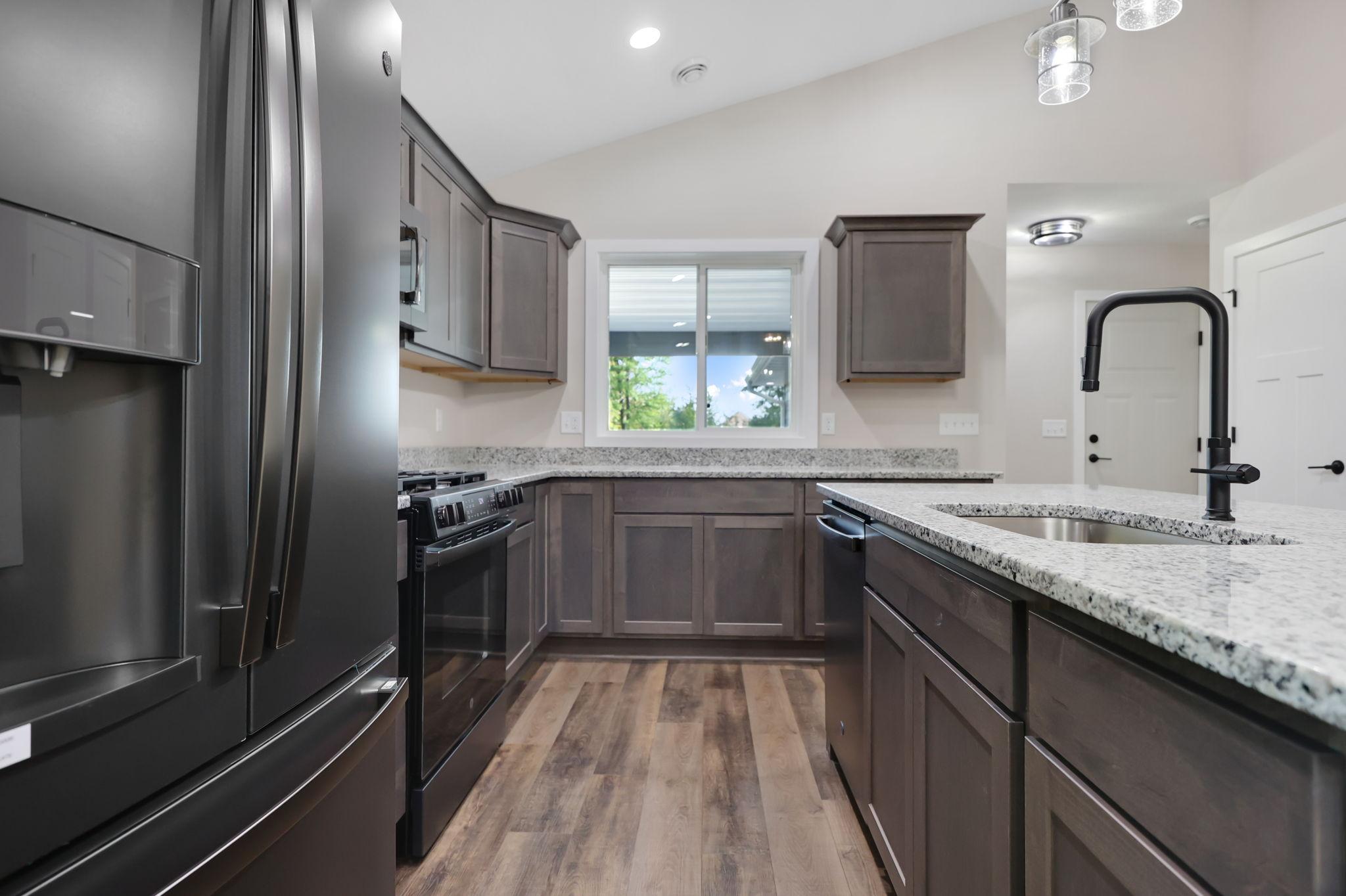 3rd image of 331 Gateway Pkwy, Osceola, WI 54020 | MLS# 7114465