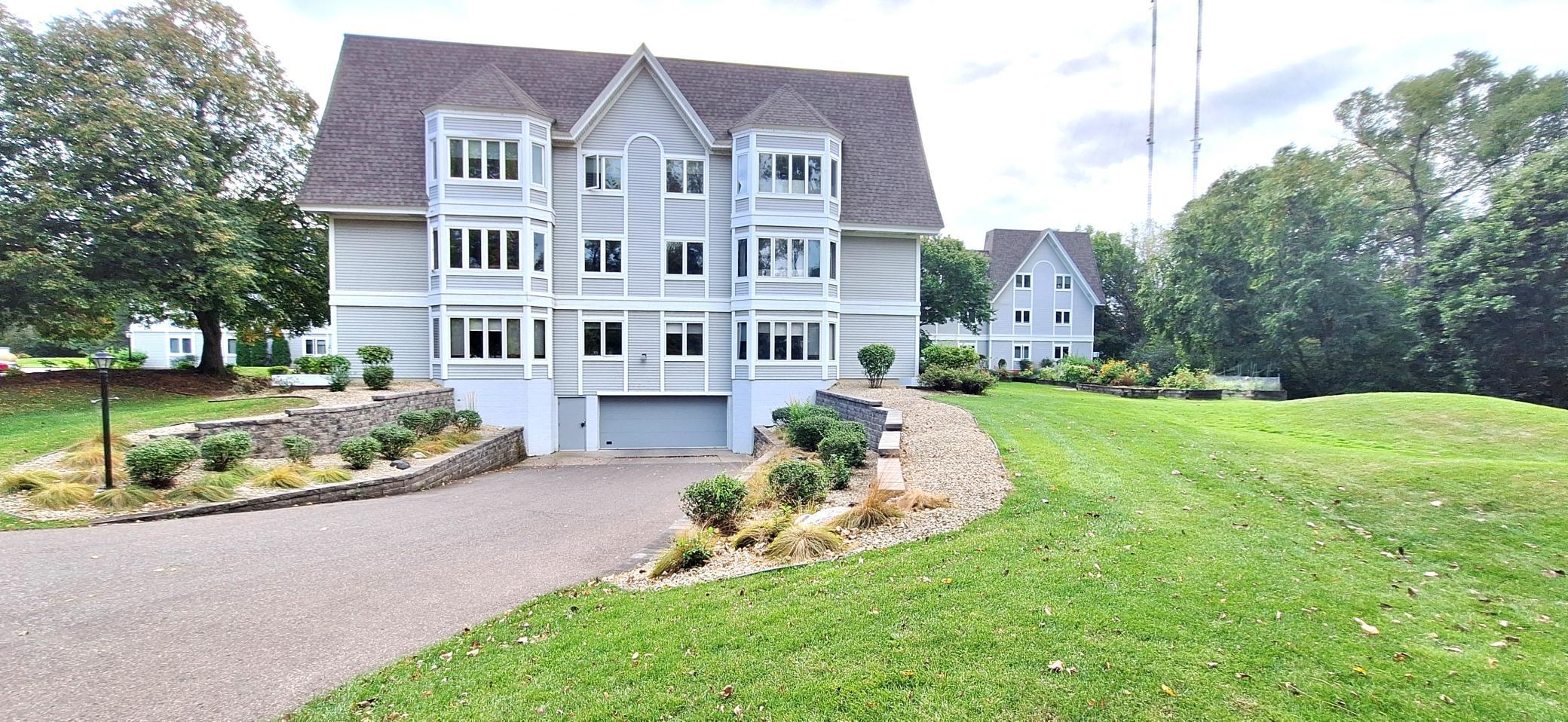 2nd image of 4035 Victoria St N #219, Saint Paul, MN 55126 | MLS# 7114551