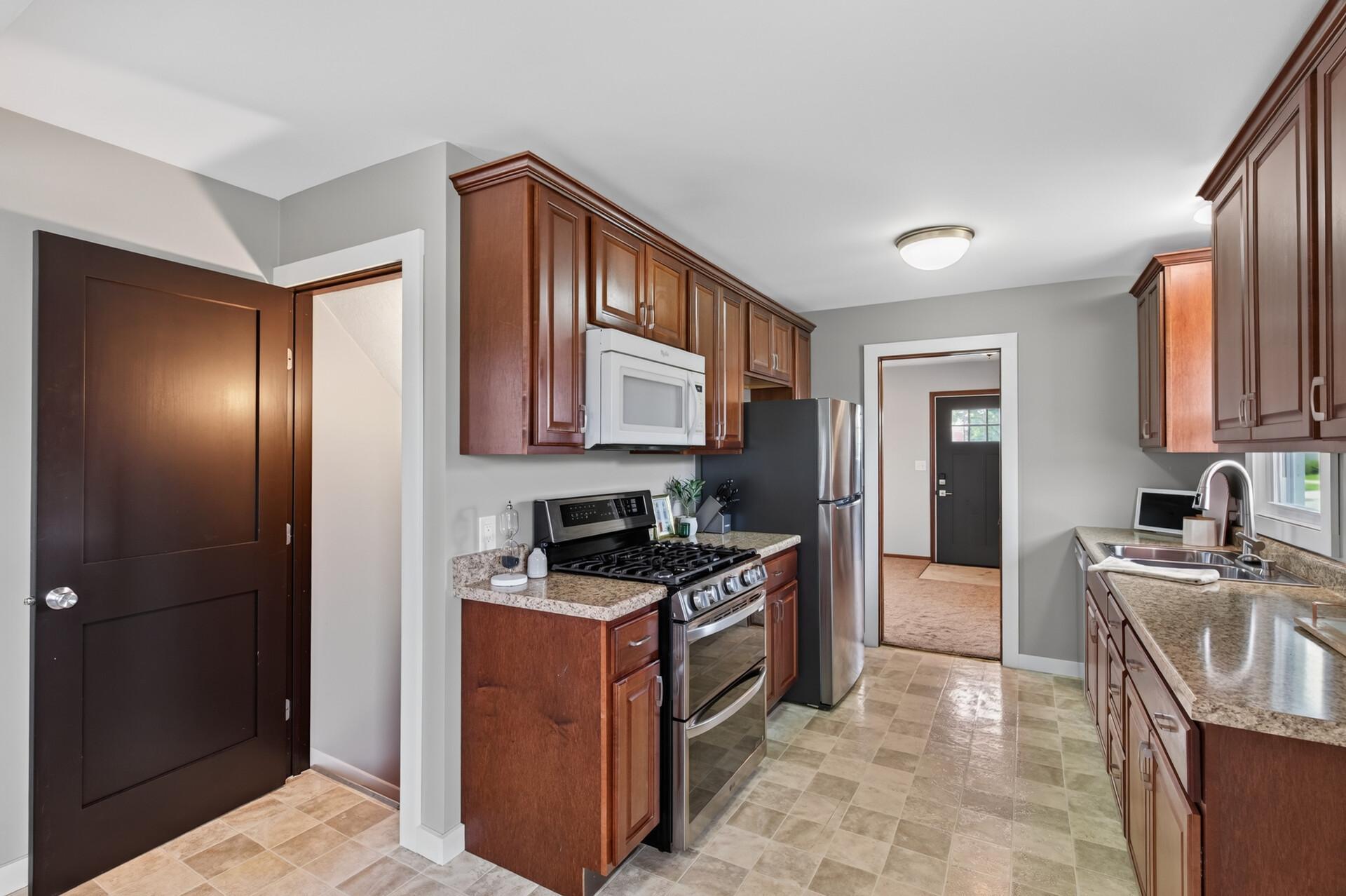 4th image of 8817 Oakland Ave S, Minneapolis, MN 55420 | MLS# 7114574