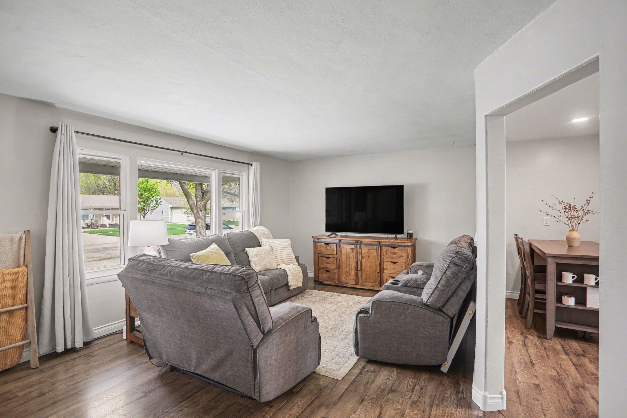 5th image of 808 N Oakley St, Luverne, MN 56156 | MLS# 7114695