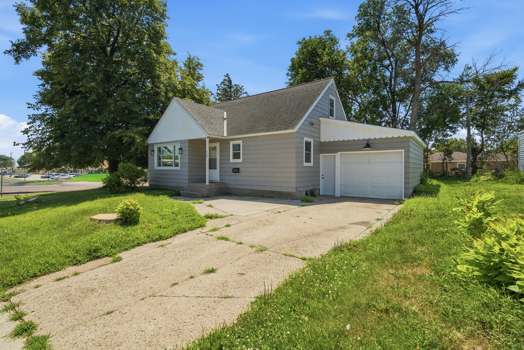 3rd image of 954 Victoria St, Fairmont, MN 56031 | MLS# 7114700