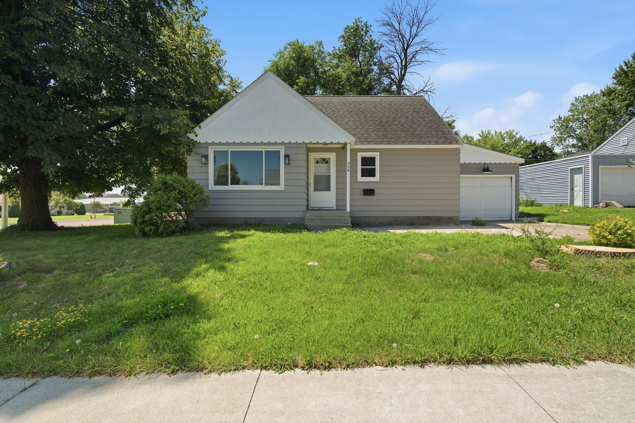 1st image of 954 Victoria St, Fairmont, MN 56031 | MLS# 7114700
