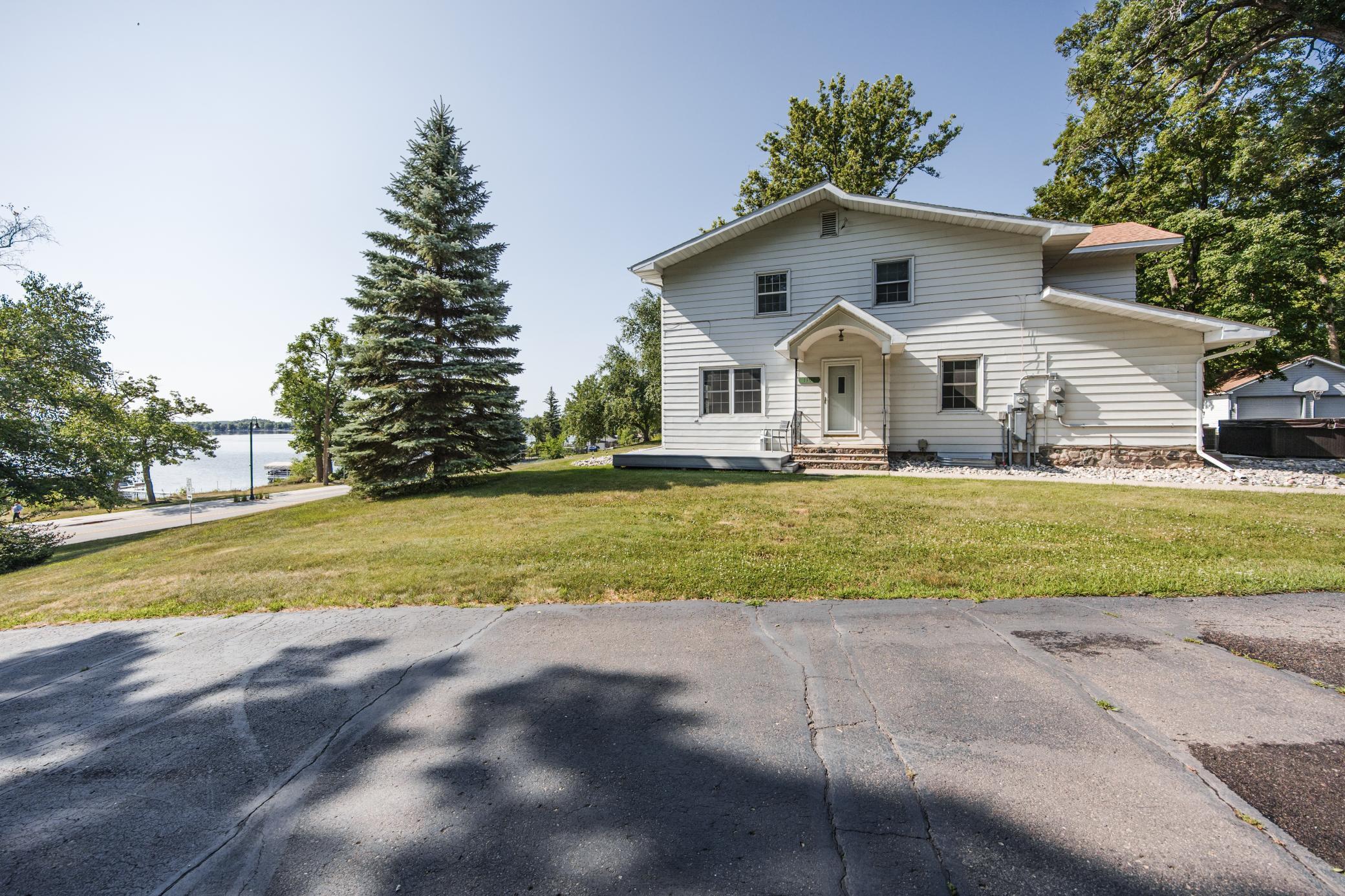1st image of 1104 W Lake Dr, Detroit Lakes, MN 56501 | MLS# 7114762