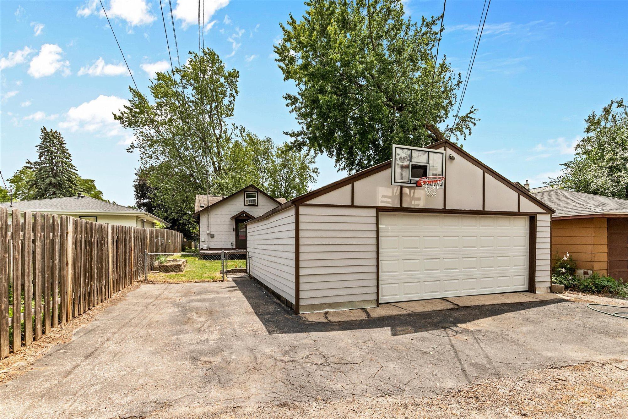 32nd image of 3928 Polk St Ne, Minneapolis, MN 55421 | MLS# 7114784