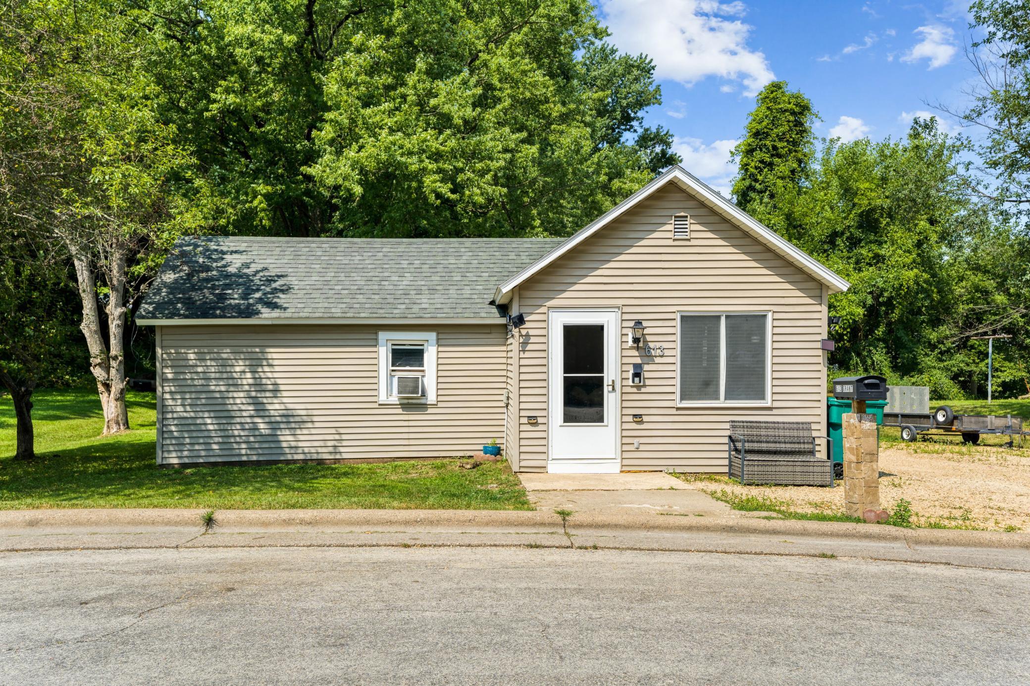 3rd image of 613 S Grant St, Houston, MN 55943 | MLS# 7114814