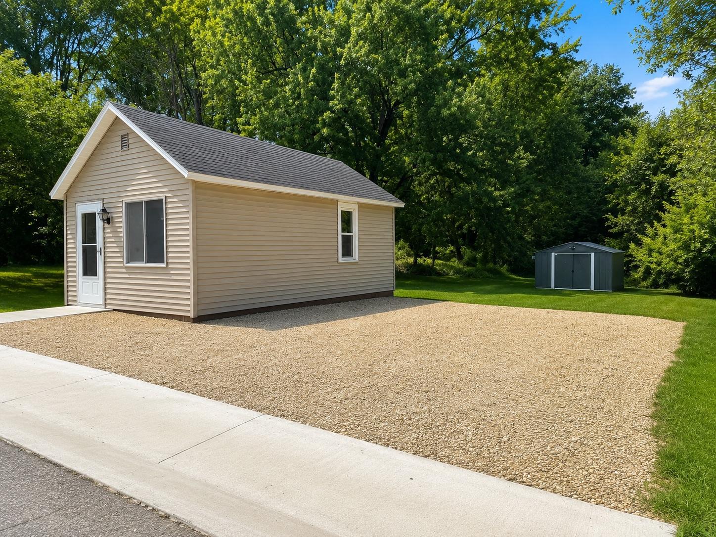 2nd image of 613 S Grant St, Houston, MN 55943 | MLS# 7114814