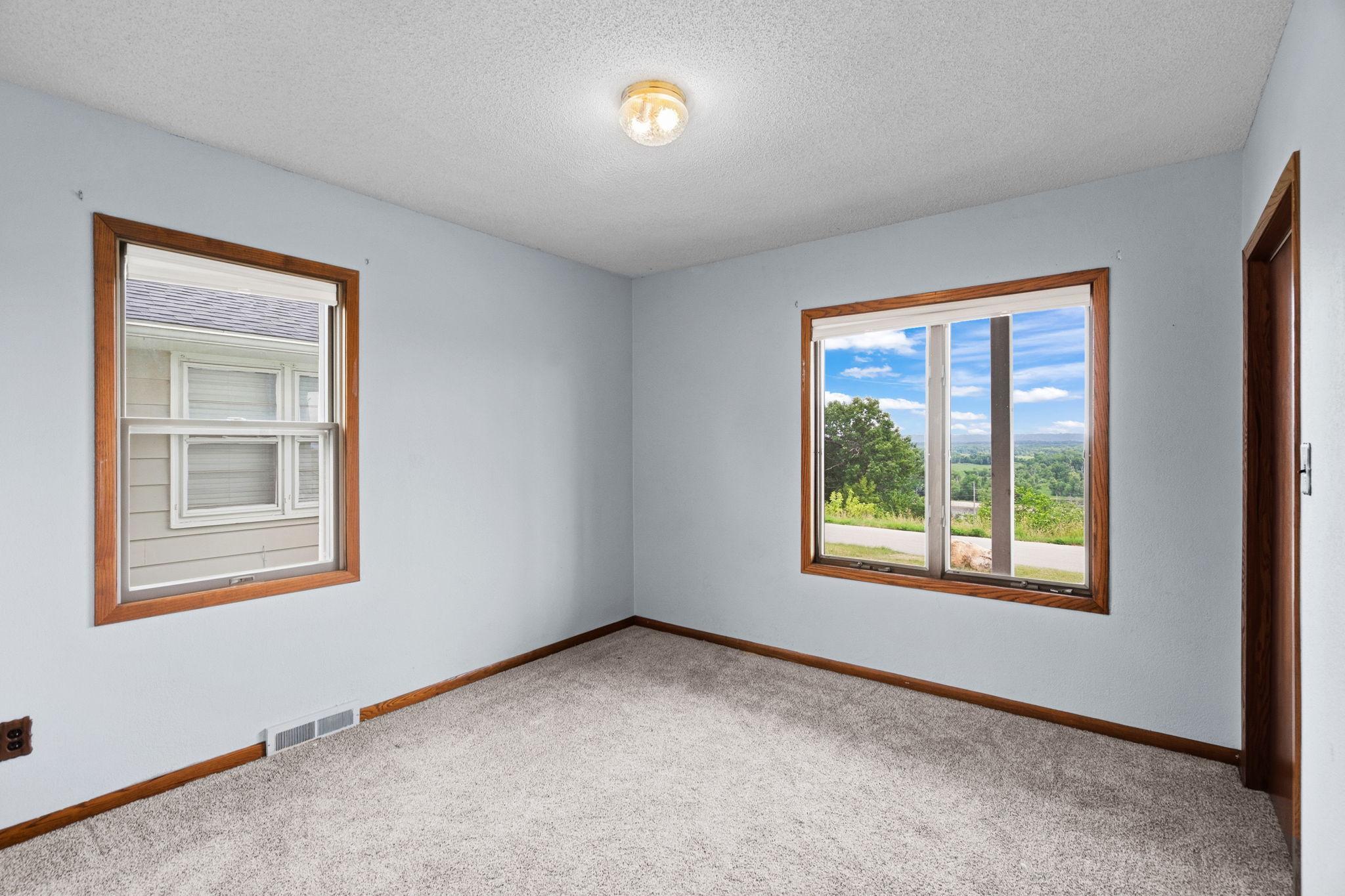 4th image of 1821 Grandview Ave, Red Wing, MN 55066 | MLS# 7114822