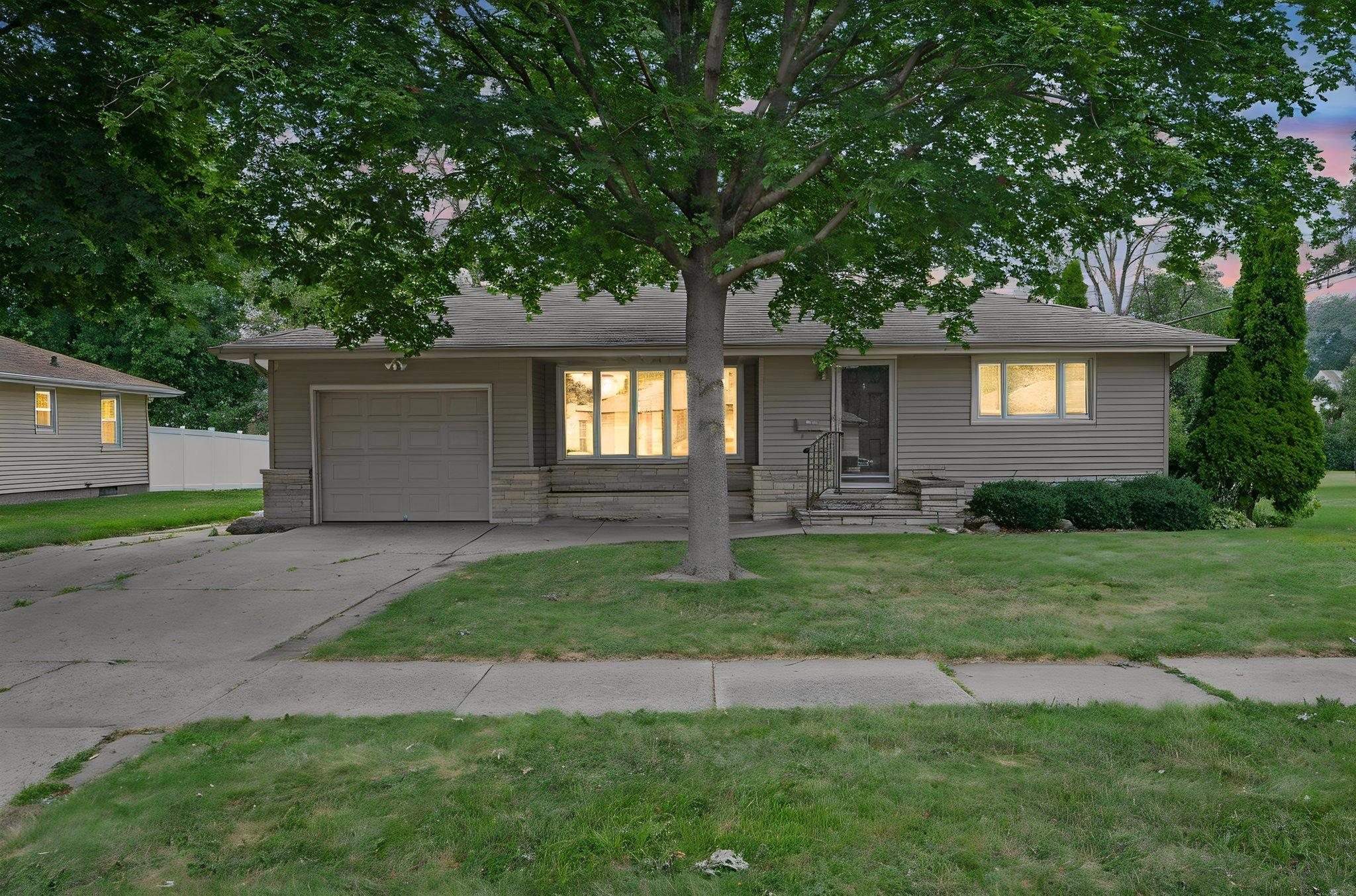 2nd image of 512 S Orient St, Fairmont, MN 56031 | MLS# 7114831