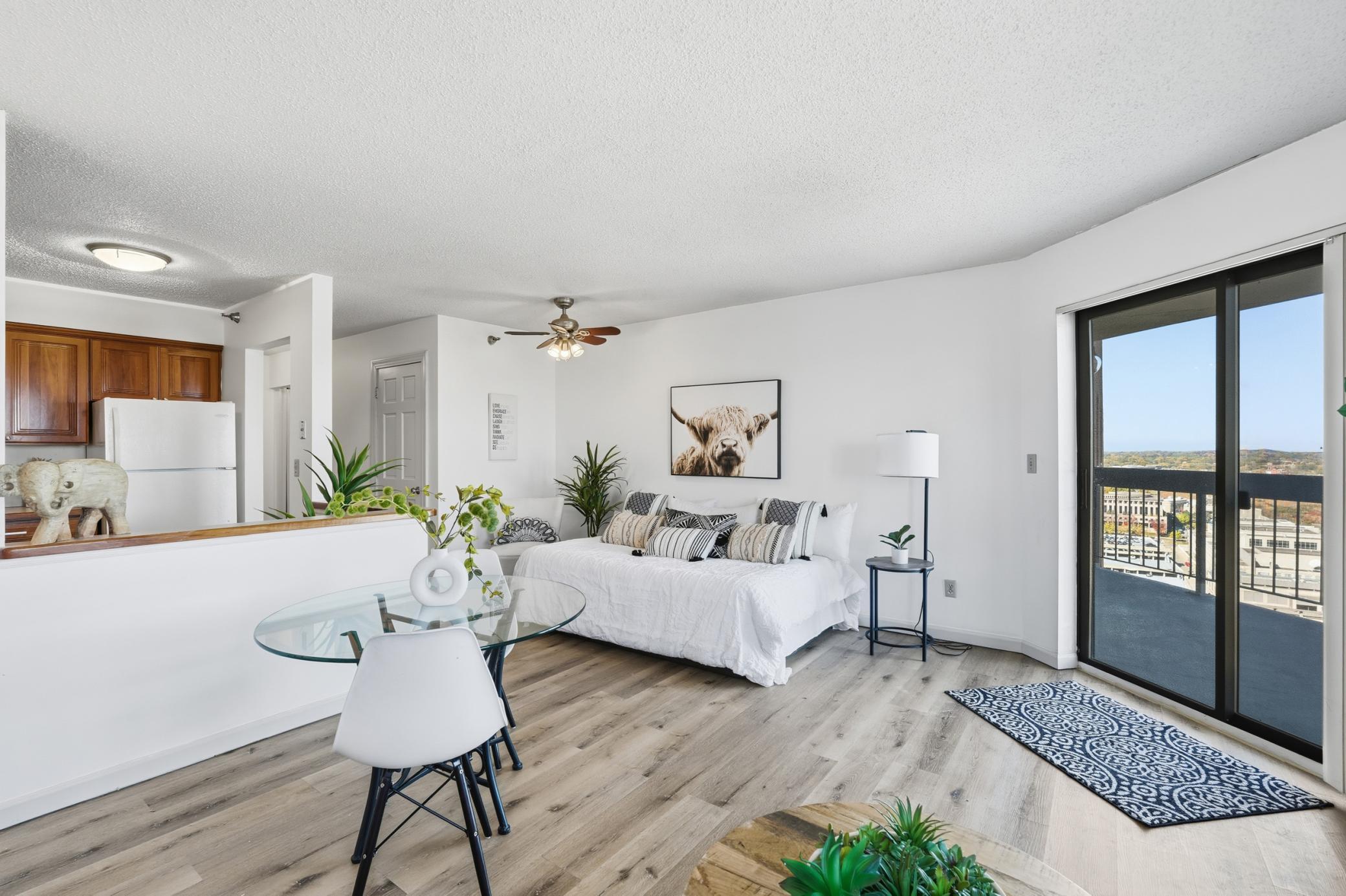 2nd image of 78 10Th St E #2807, Saint Paul, MN 55101 | MLS# 7114836