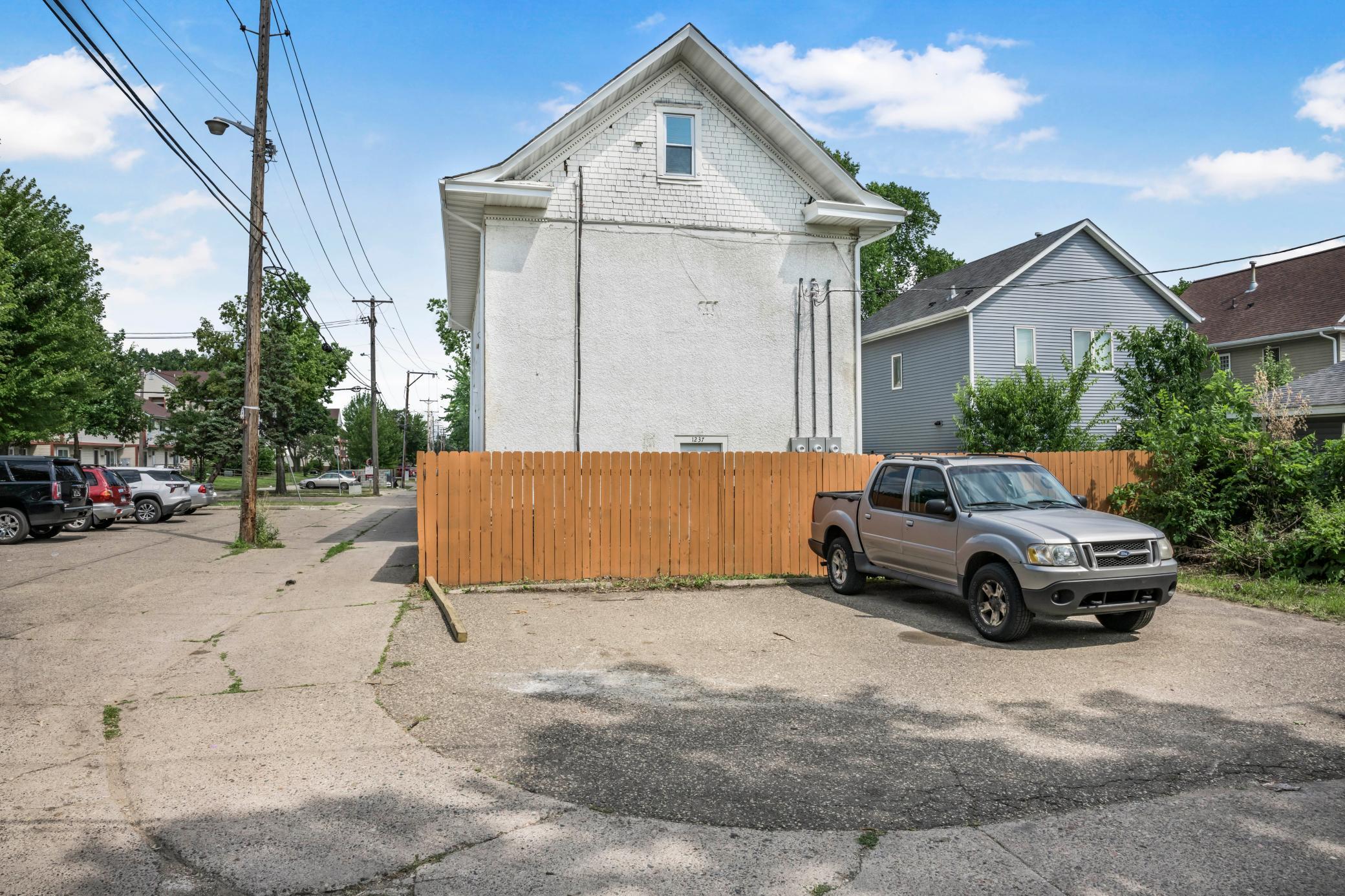 26th image of 1237 Knox Ave N, Minneapolis, MN 55411 | MLS# 7114876