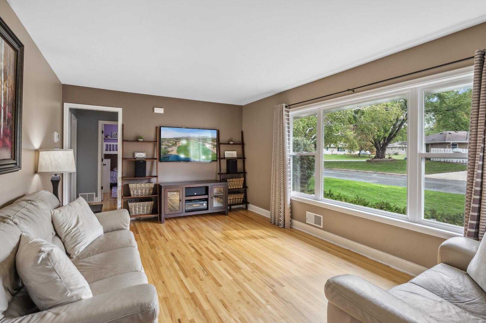 2nd image of 4616 Nord Dr, Minneapolis, MN 55437 | MLS# 7114900