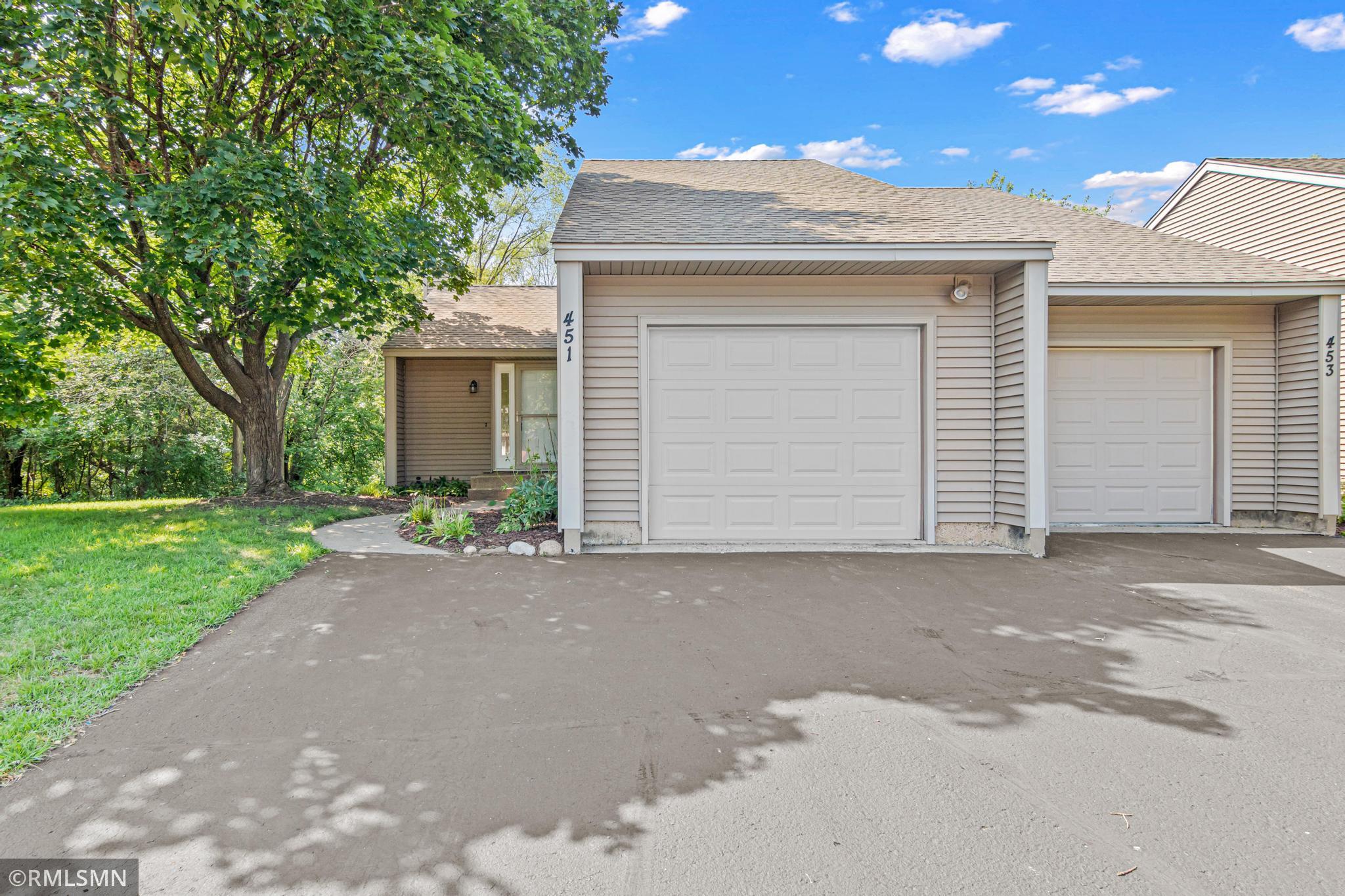 1st image of 451 Hunter Hill Rd, Hudson, WI 54016 | MLS# 7114911