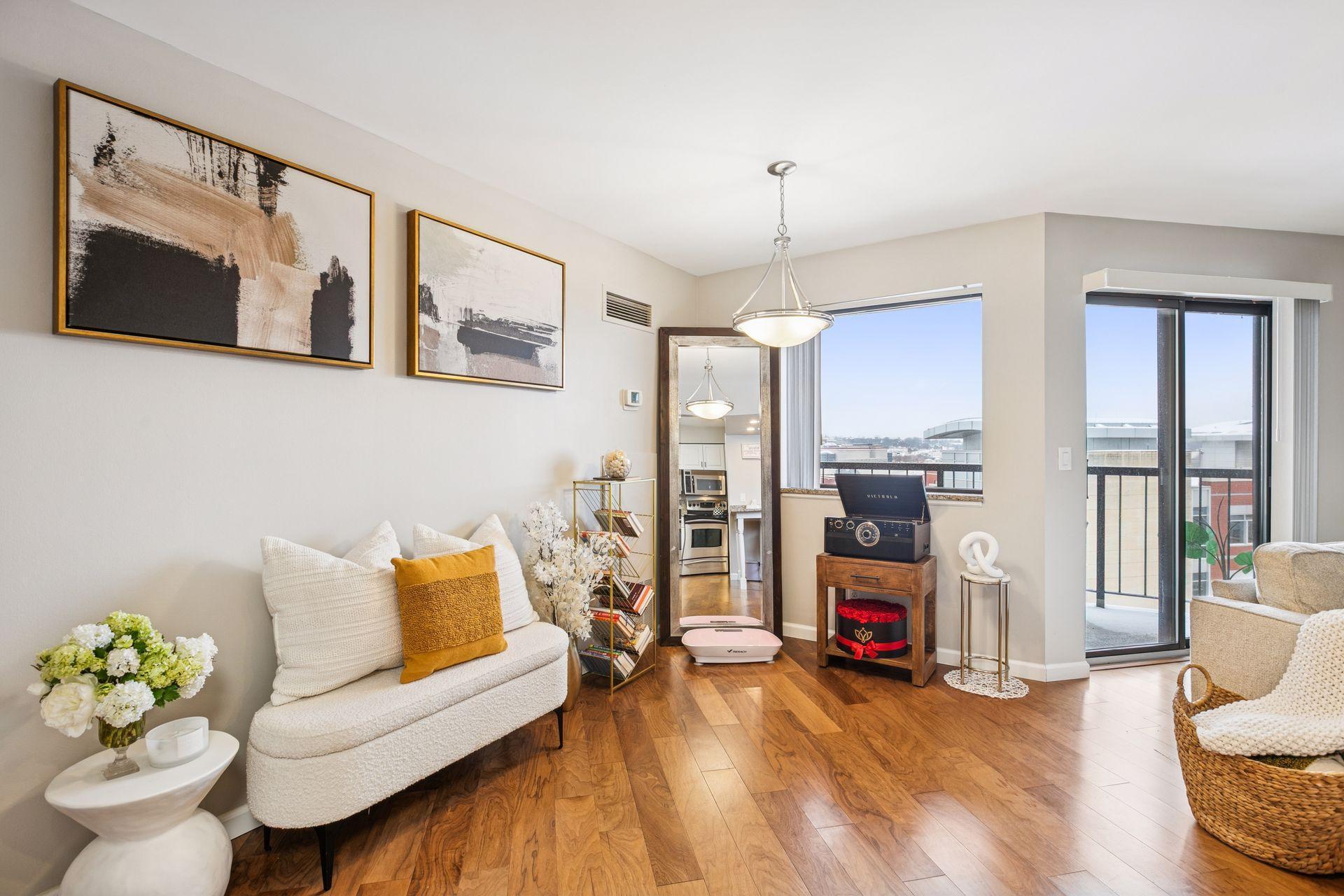 4th image of 78 10th St E, St. Paul, MN 55101