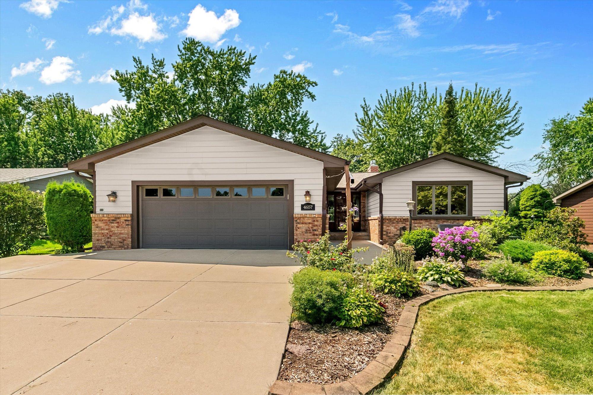 1st image of 4657 Kent St, Saint Paul, MN 55126 | MLS# 7114934
