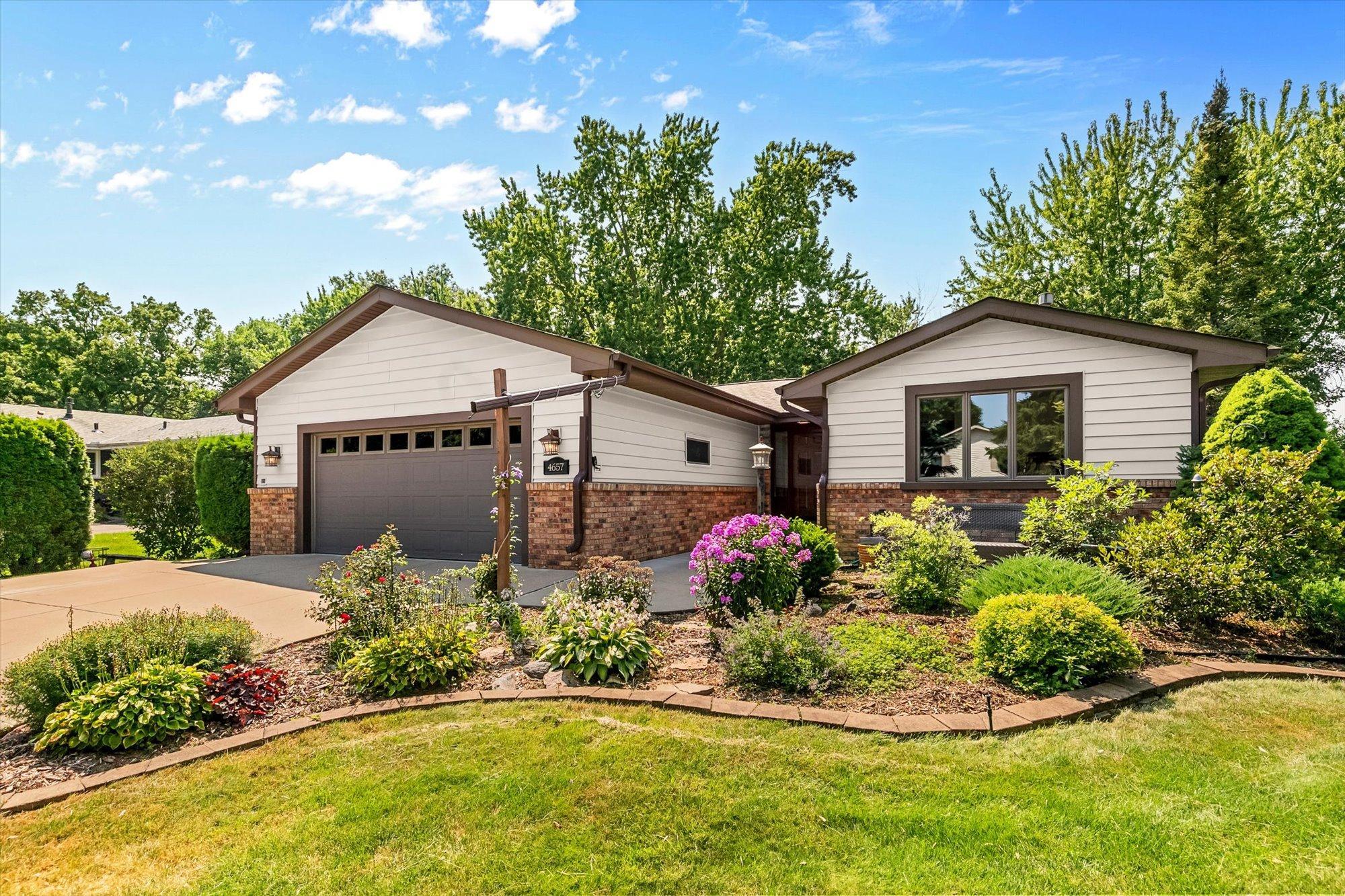2nd image of 4657 Kent St, Saint Paul, MN 55126 | MLS# 7114934