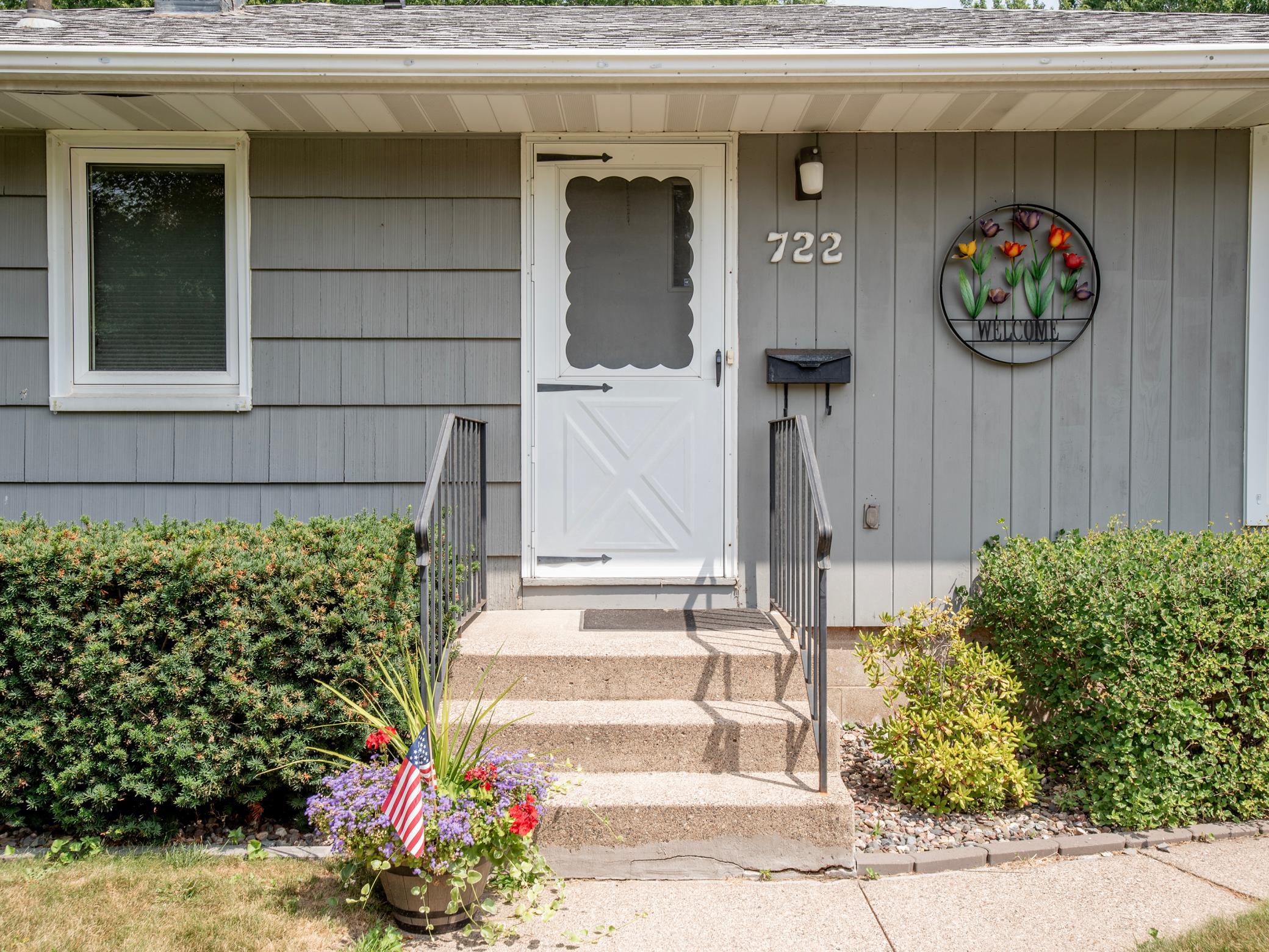 3rd image of 722 24Th Ave N, South Saint Paul, MN 55075 | MLS# 7114956