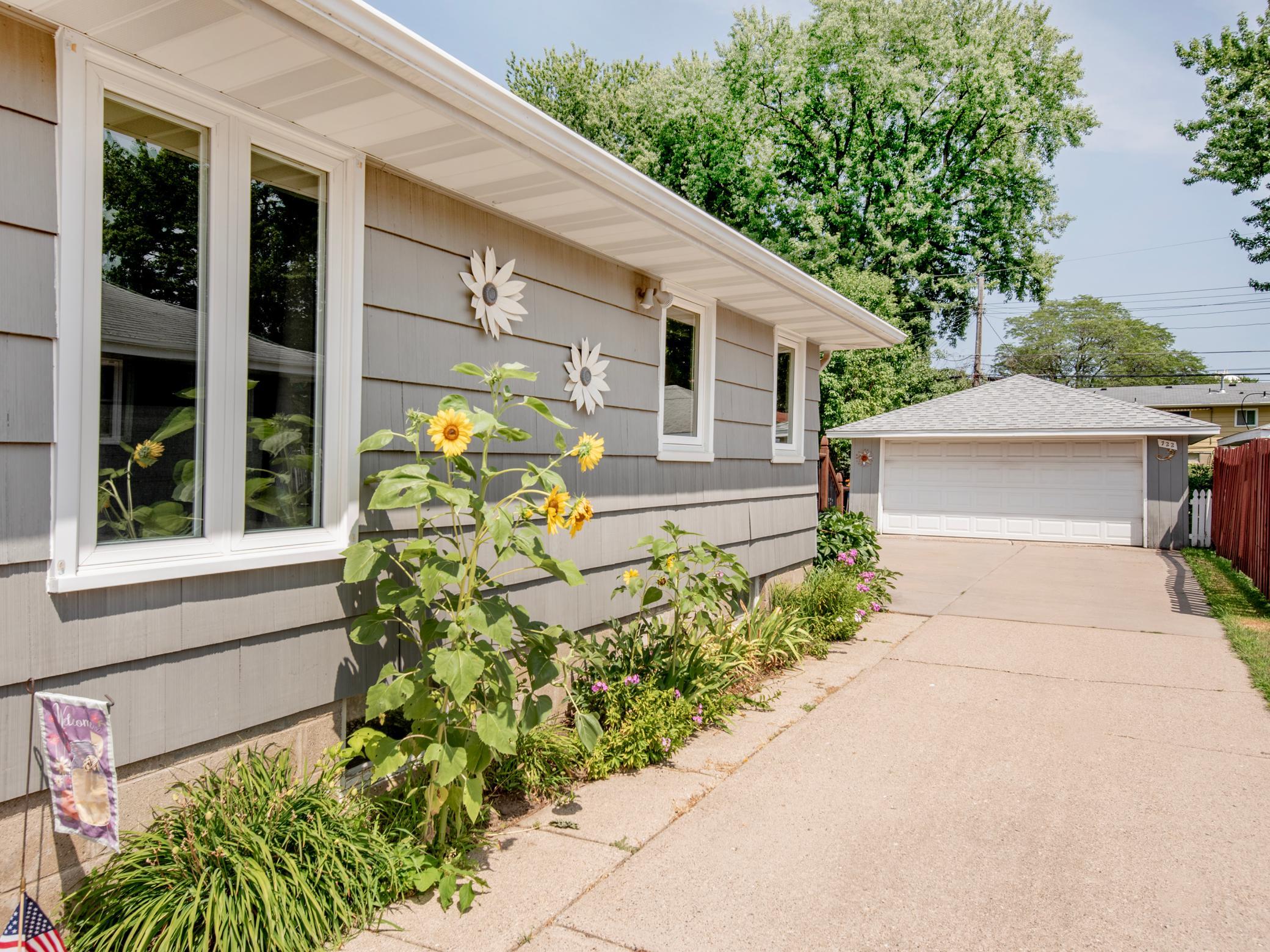 4th image of 722 24Th Ave N, South Saint Paul, MN 55075 | MLS# 7114956