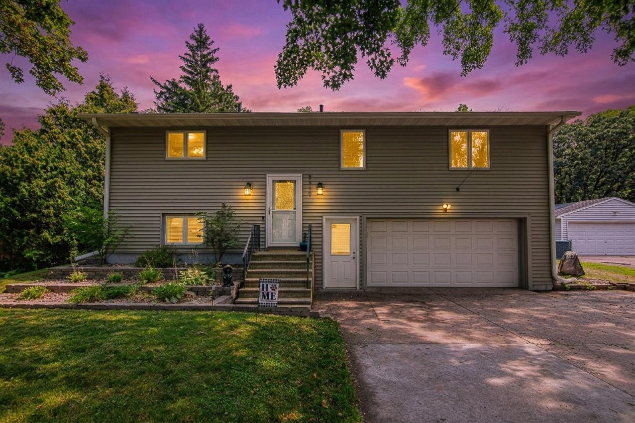 1st image of 5919 Oldfield Ave N, Stillwater, MN 55082 | MLS# 7115020