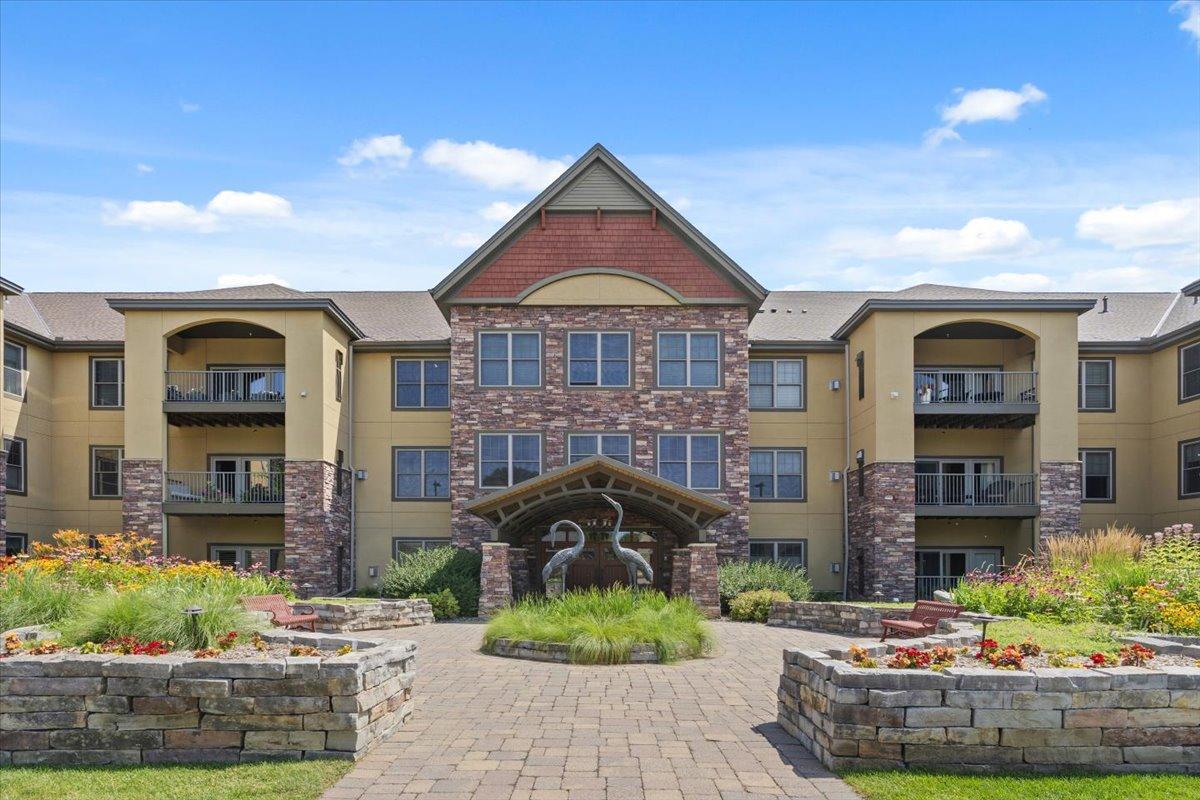 1st image of 1940 Fulham St #207, Saint Paul, MN 55113 | MLS# 7115052