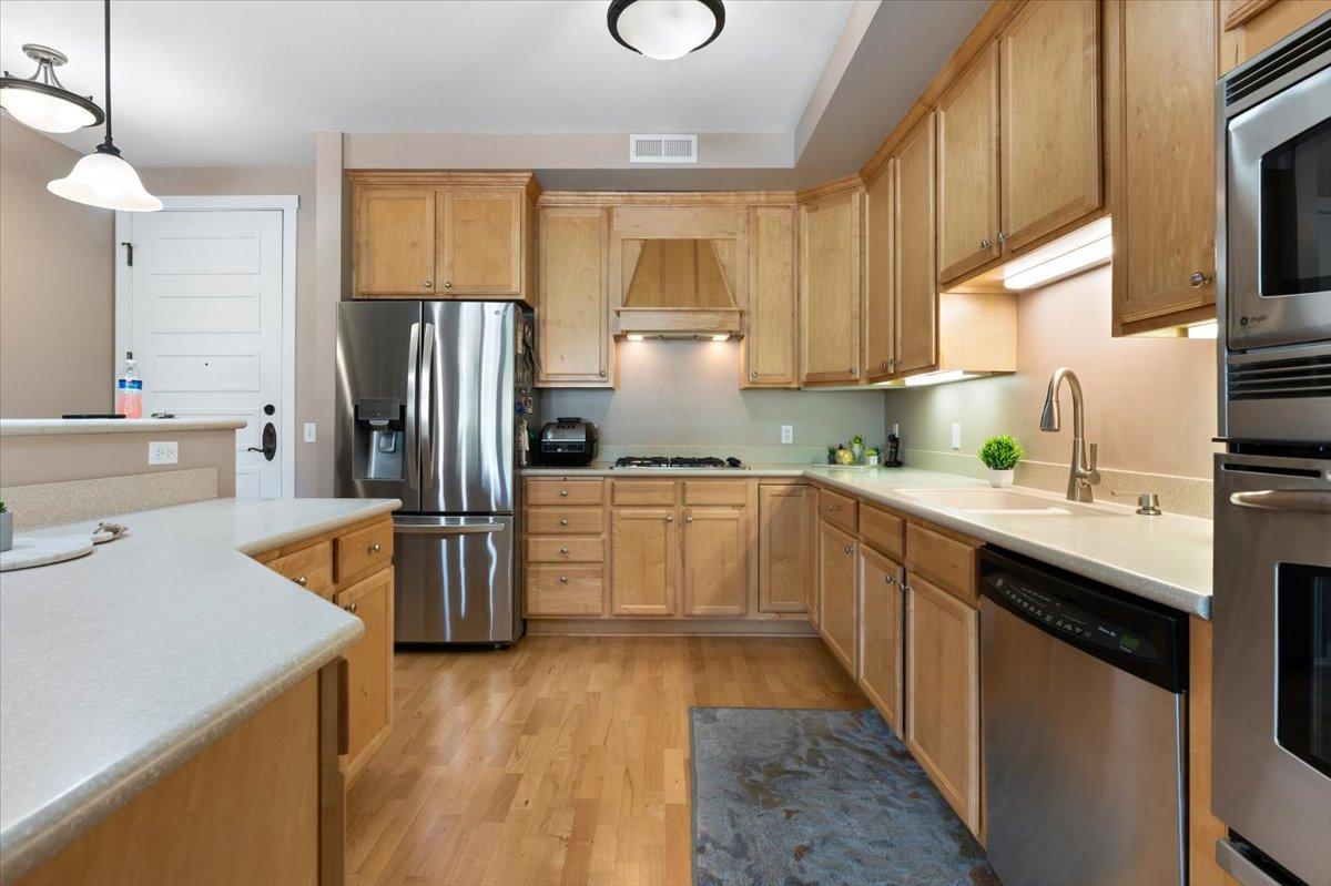 4th image of 1940 Fulham St, Roseville, MN 55113