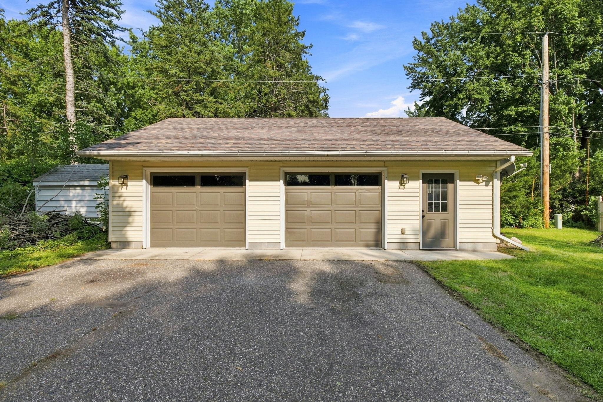 49th image of 2130 Grand Ave, Albert Lea, MN 56007 | MLS# 7115063