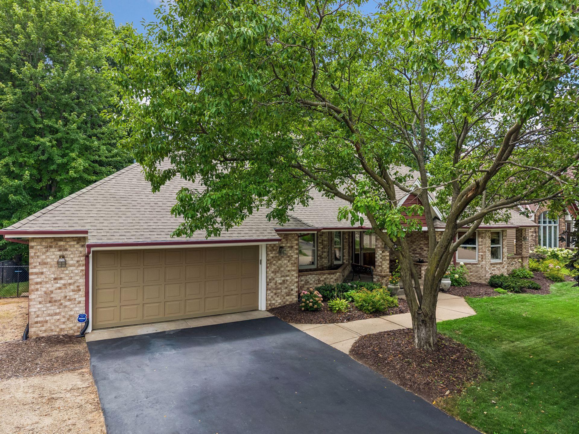 3rd image of 2488 Hillwood Dr E, Saint Paul, MN 55119 | MLS# 7115084