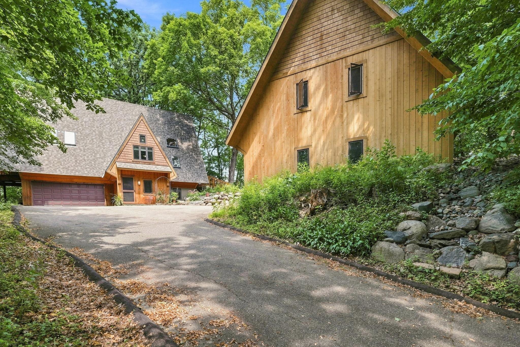 1st image of 420 Pleasant View Rd, Chanhassen, MN 55317 | MLS# 7115089