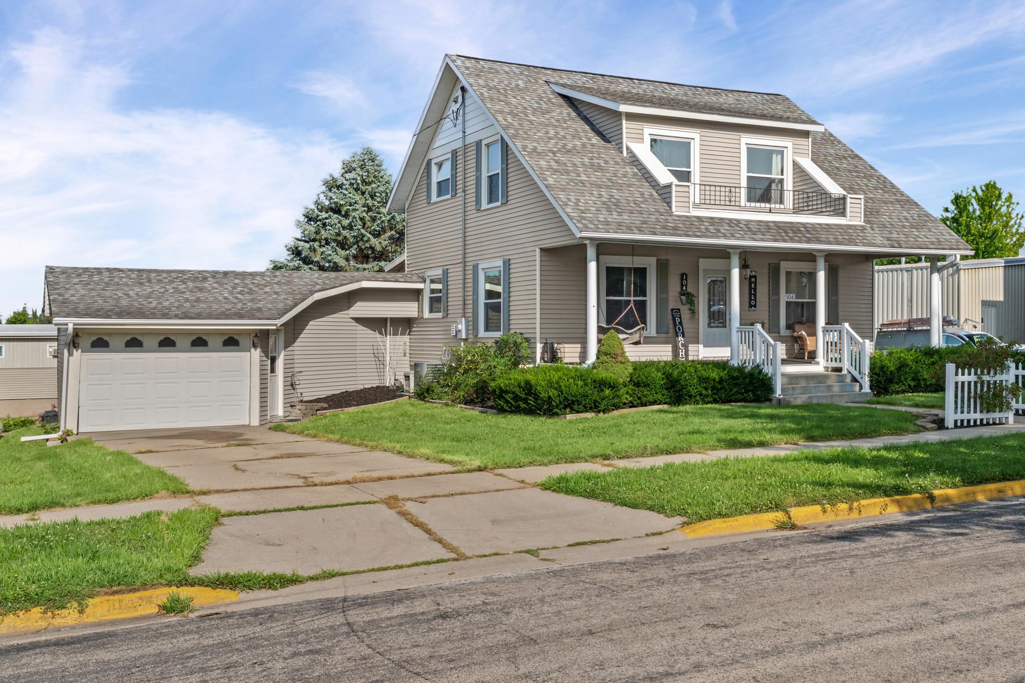 2nd image of 104 2nd Ave Sw, Spring Grove, MN 55974 | MLS# 7115121