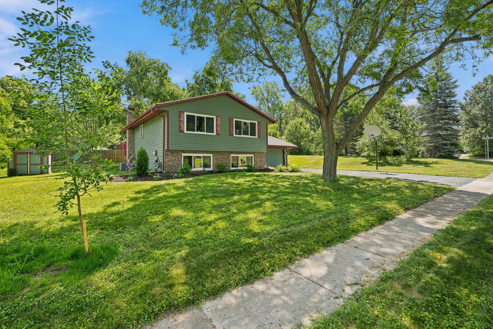 3rd image of 9401 Briar Rd, Minneapolis, MN 55437 | MLS# 7115156