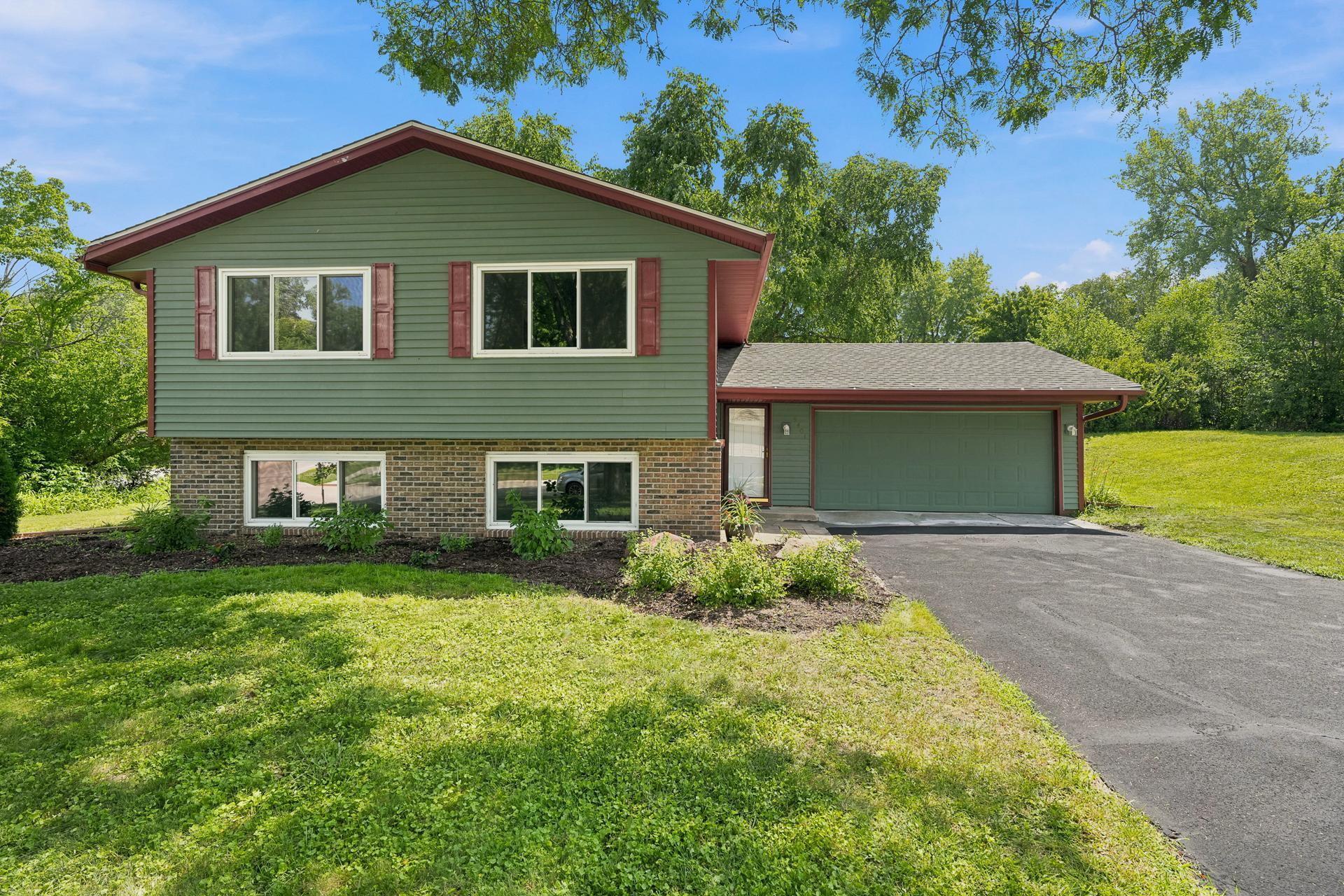 2nd image of 9401 Briar Rd, Minneapolis, MN 55437 | MLS# 7115156