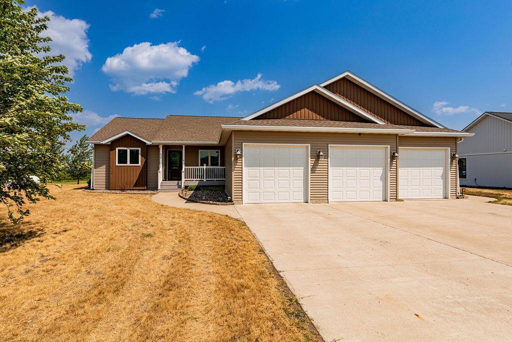 3rd image of 620 2Nd St, Arthur, ND 58006 | MLS# 7115227
