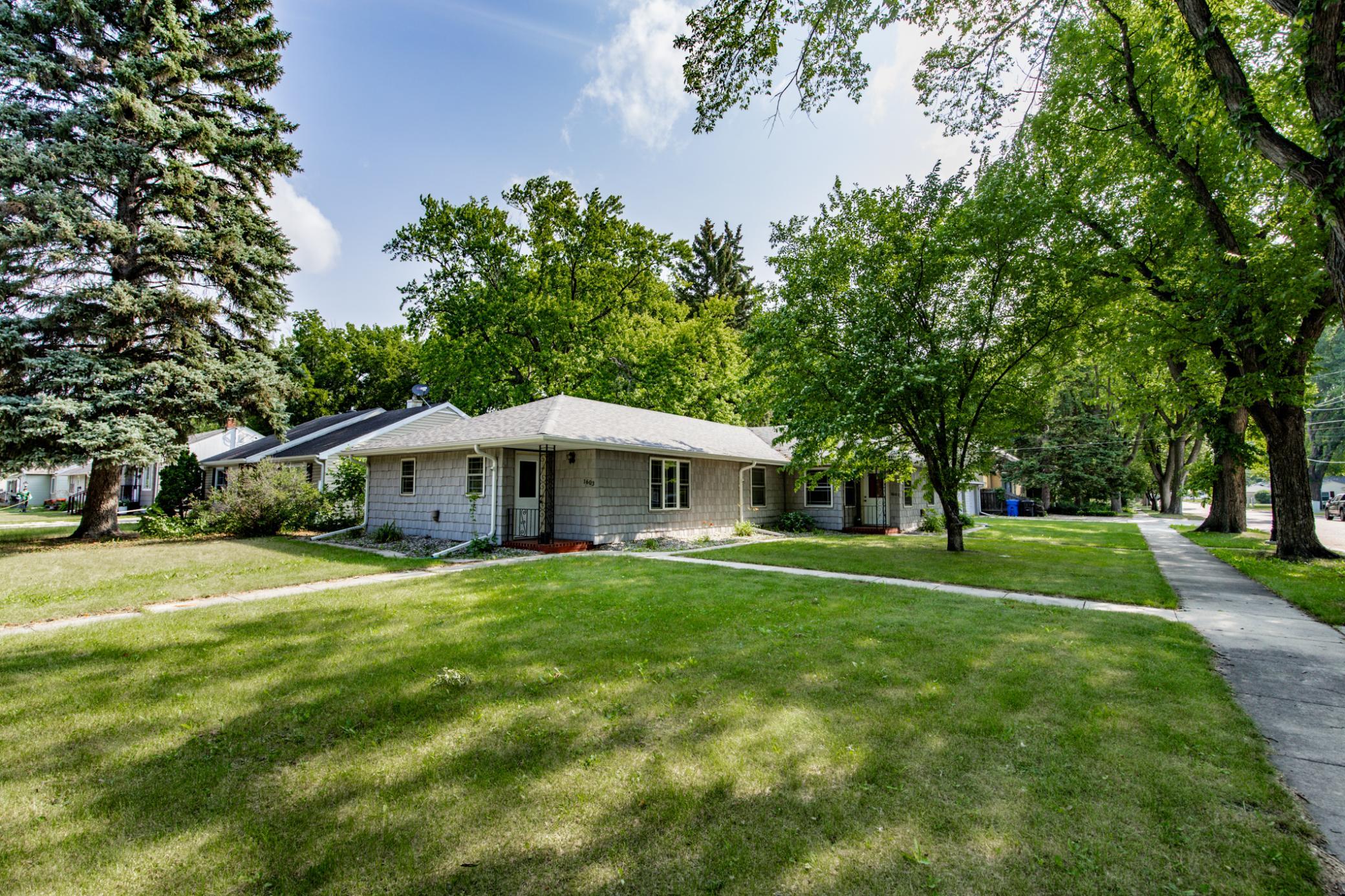 3rd image of 1601-1603 Broadway N, Fargo, ND 58102 | MLS# 7115283