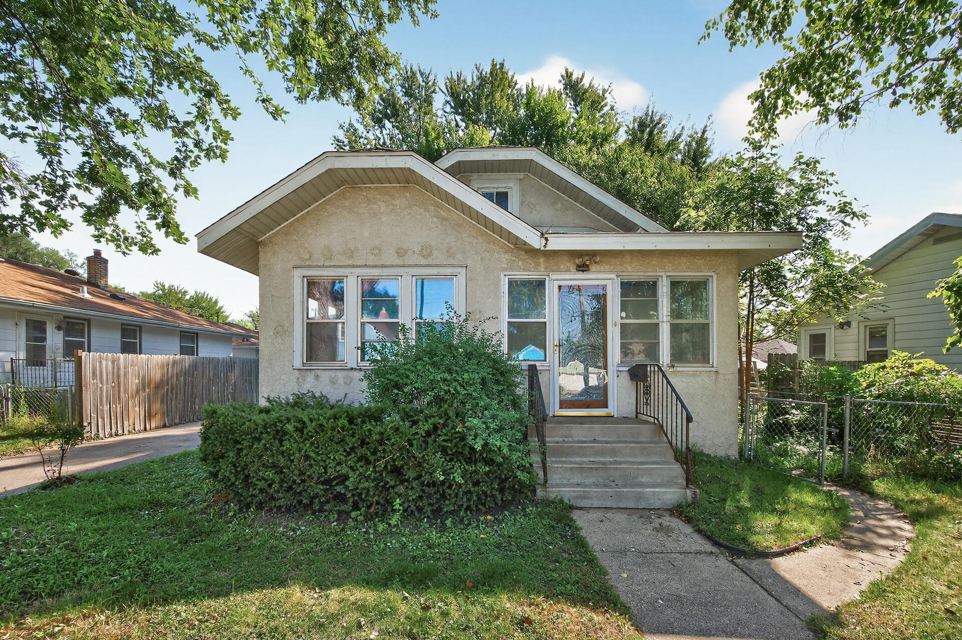 3rd image of 834 Iroquois Ave, Saint Paul, MN 55119 | MLS# 7115324