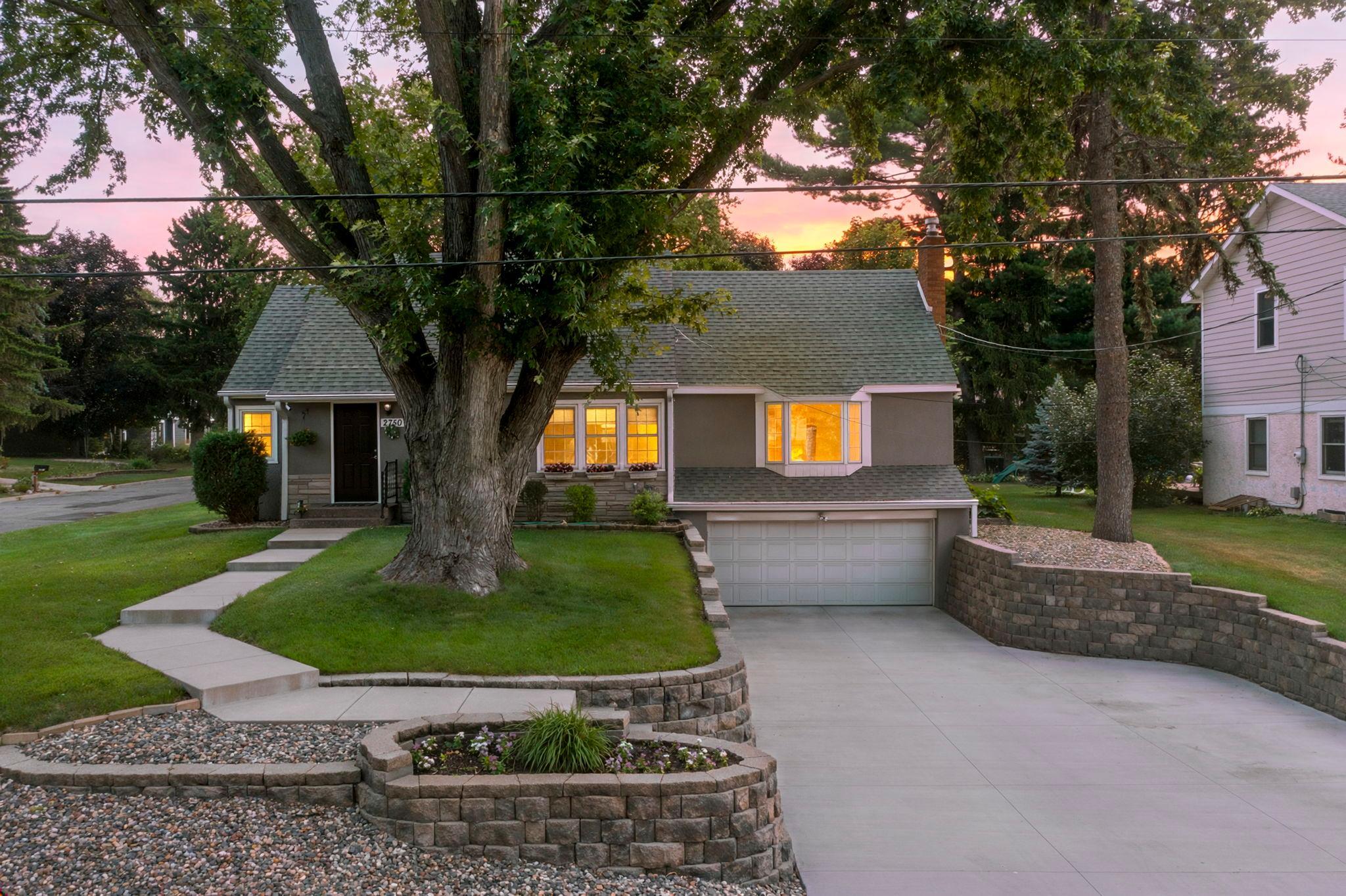 1st image of 2750 Oxford St N, Saint Paul, MN 55113 | MLS# 7115480