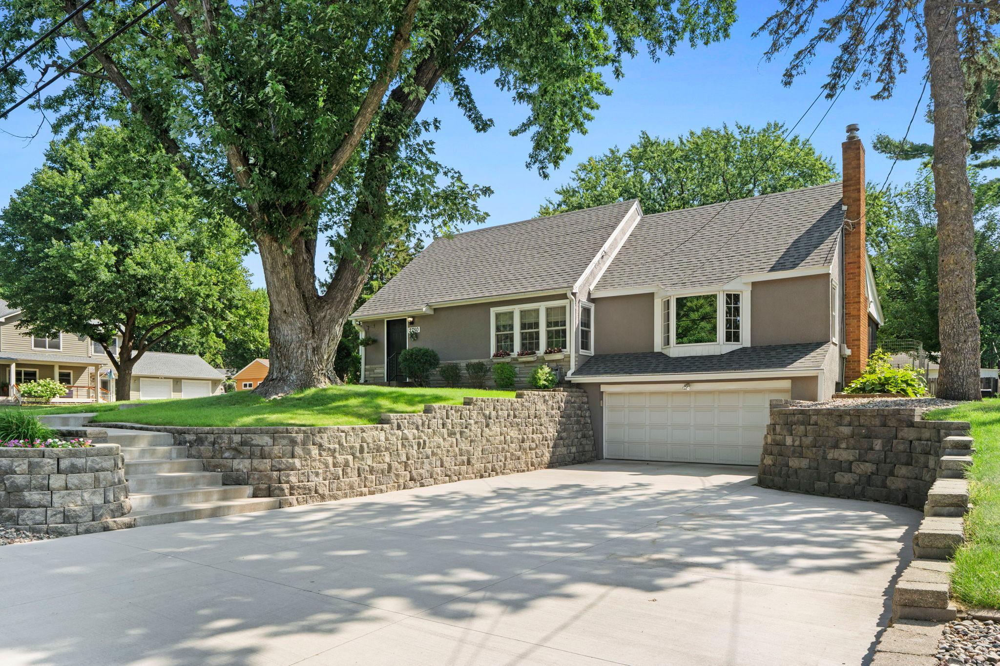 4th image of 2750 Oxford St N, Saint Paul, MN 55113 | MLS# 7115480