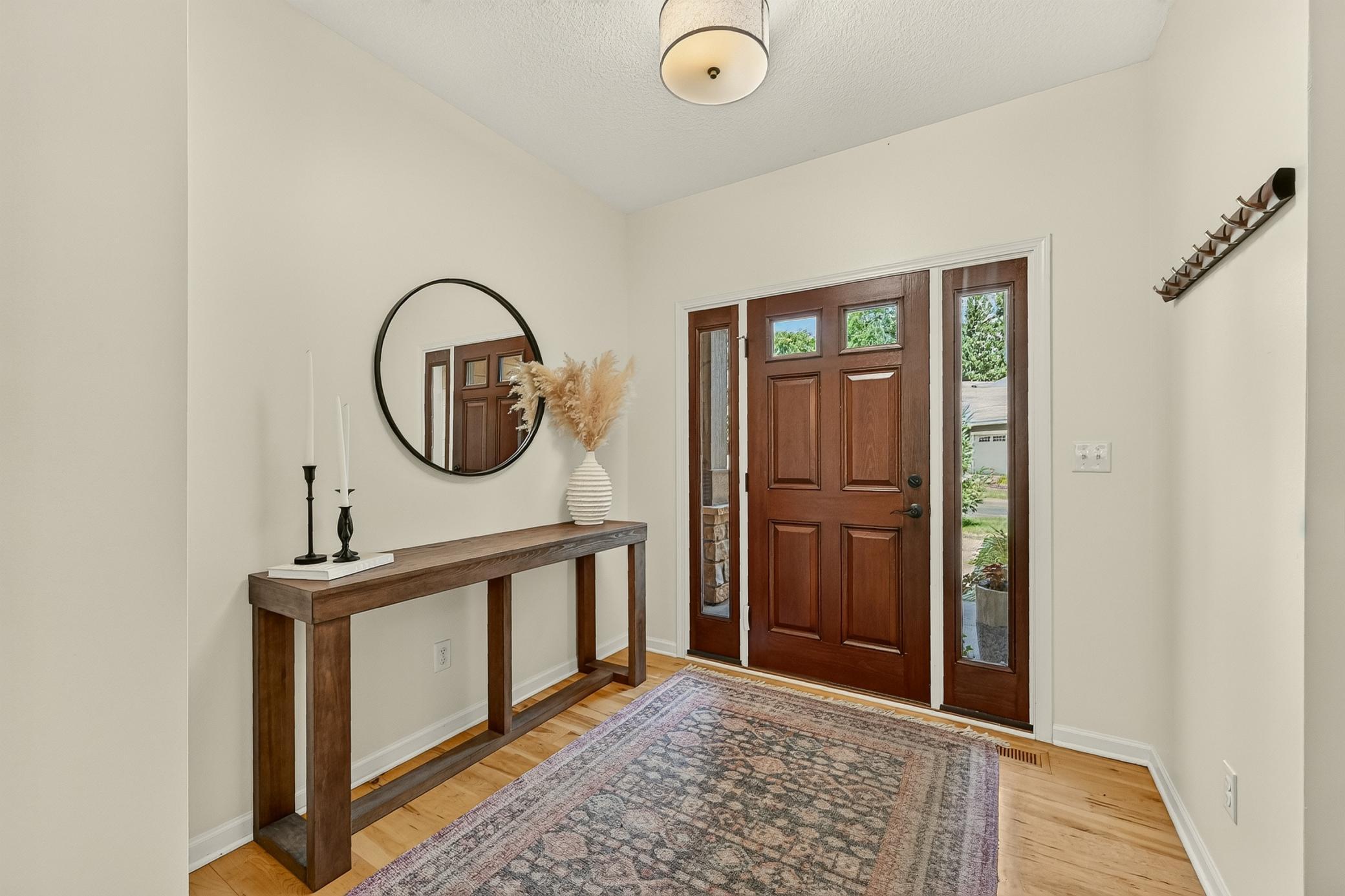 2nd image of 558 Panorama Cir Nw, Rochester, MN 55901 | MLS# 7115514