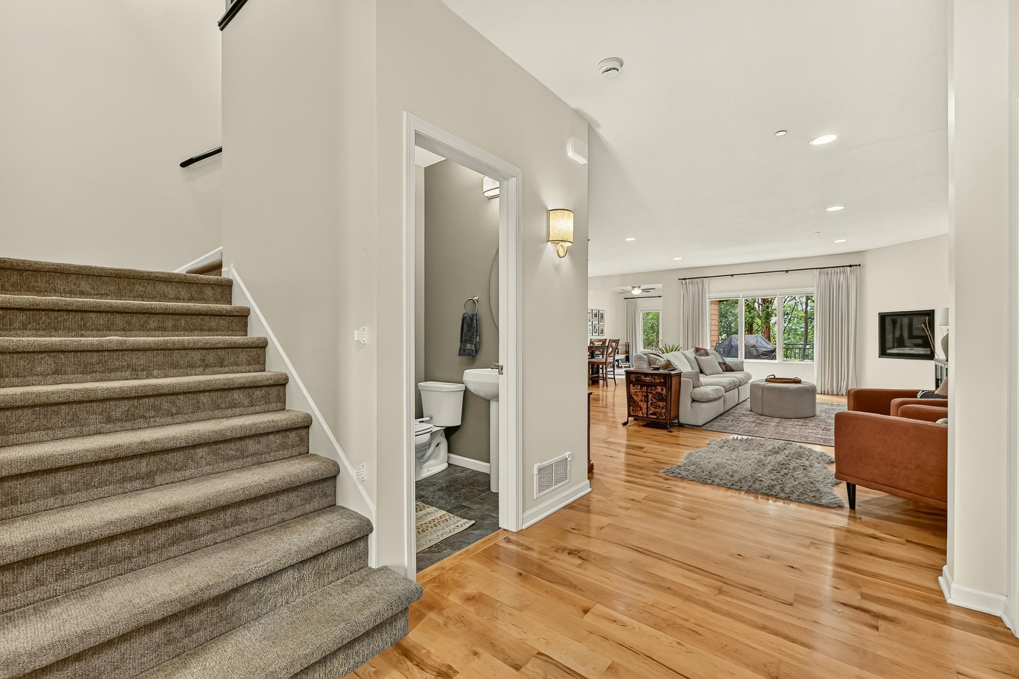 3rd image of 558 Panorama Cir Nw, Rochester, MN 55901 | MLS# 7115514