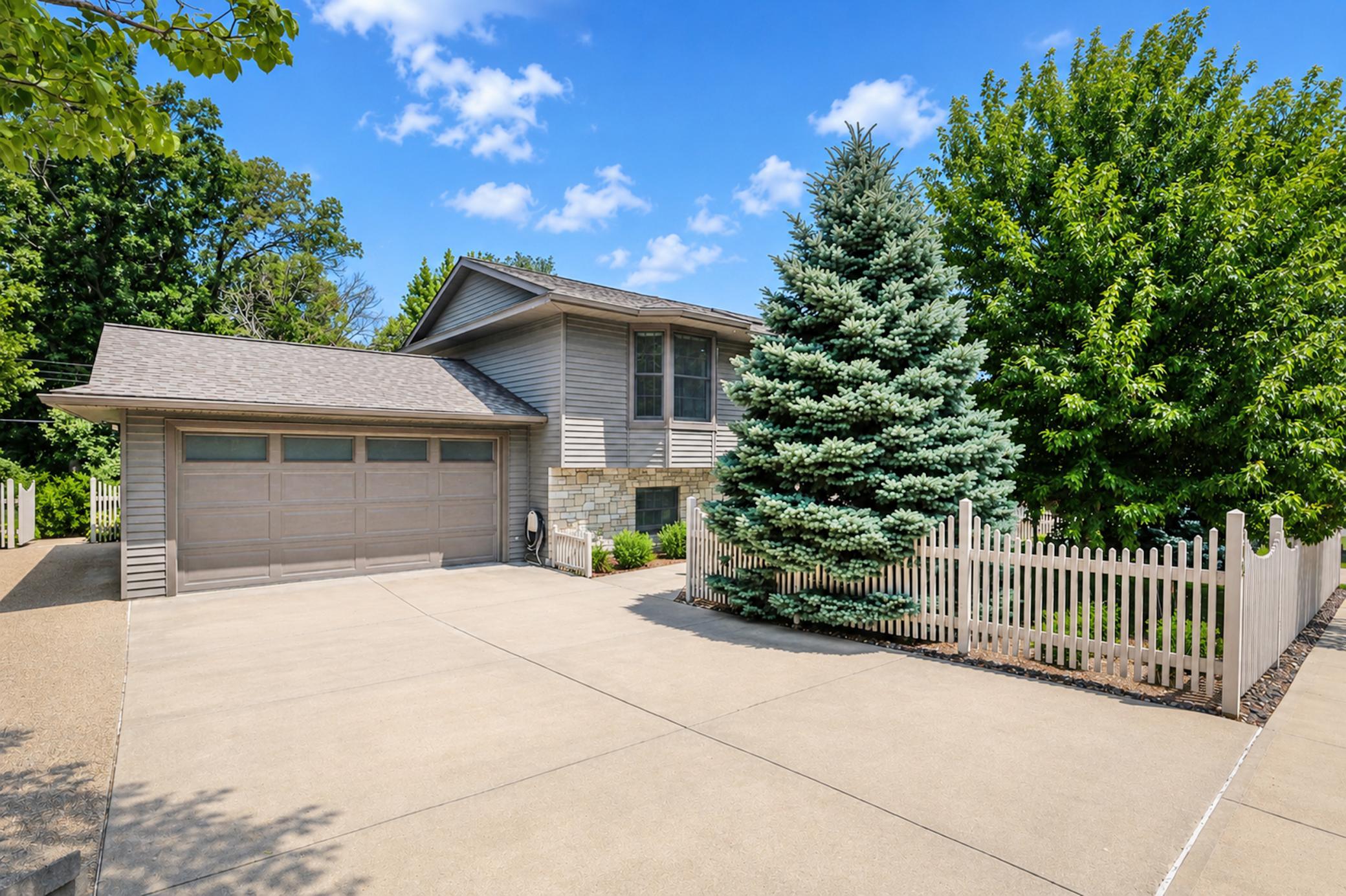 3rd image of 715 36Th St Sw, Rochester, MN 55902 | MLS# 7115567