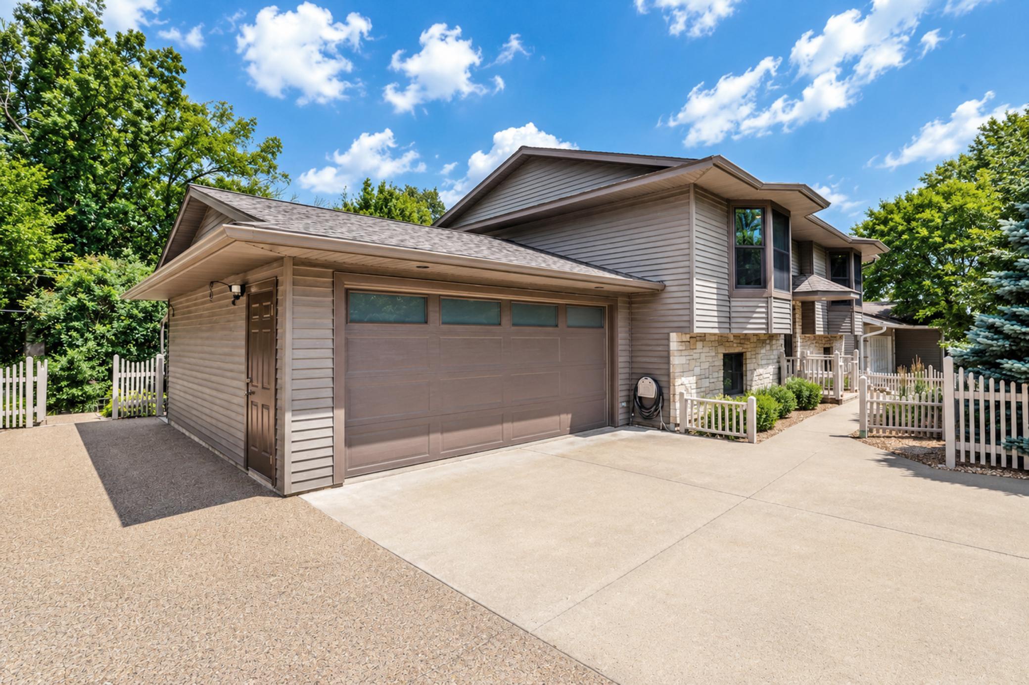 2nd image of 715 36th St Sw, Rochester, MN 55902 | MLS# 7115567