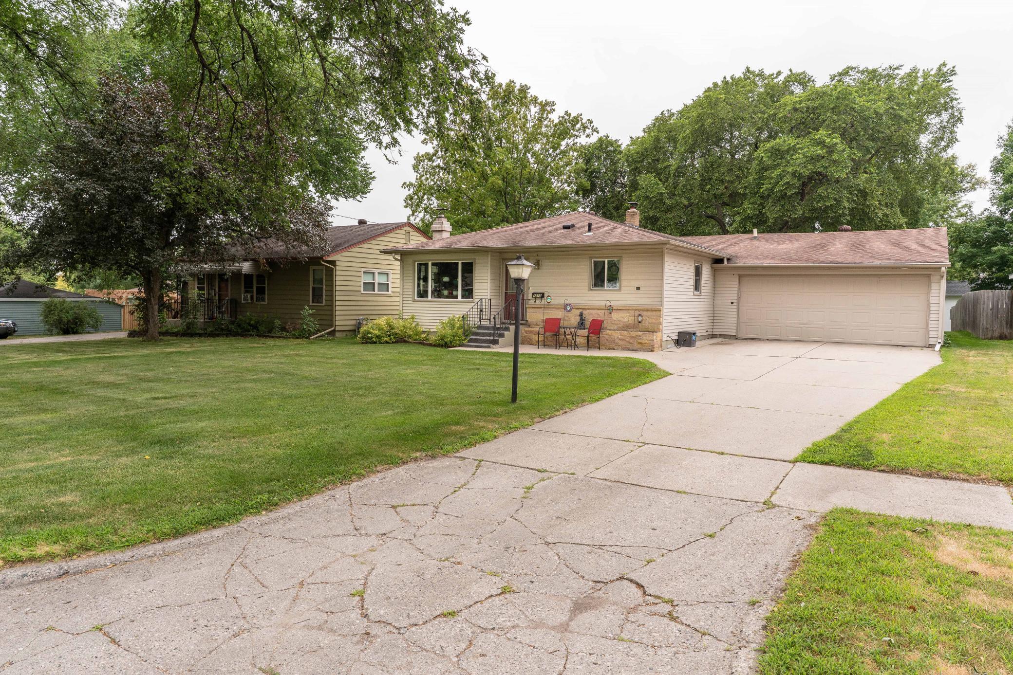 2nd image of 1219 N Lake St, Fergus Falls, MN 56537 | MLS# 7115580