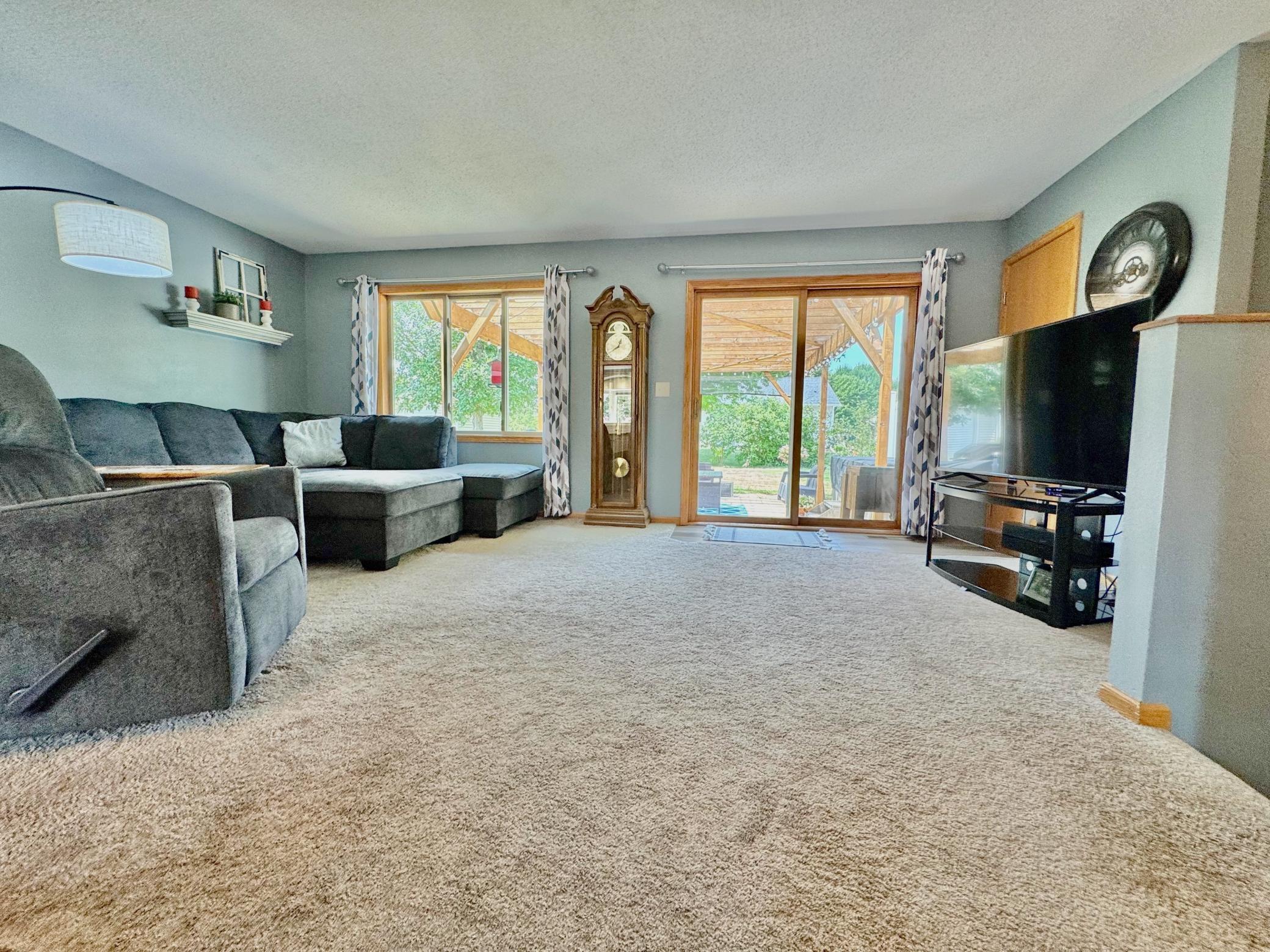 3rd image of 702 S Saratoga St, Marshall, MN 56258 | MLS# 7115596