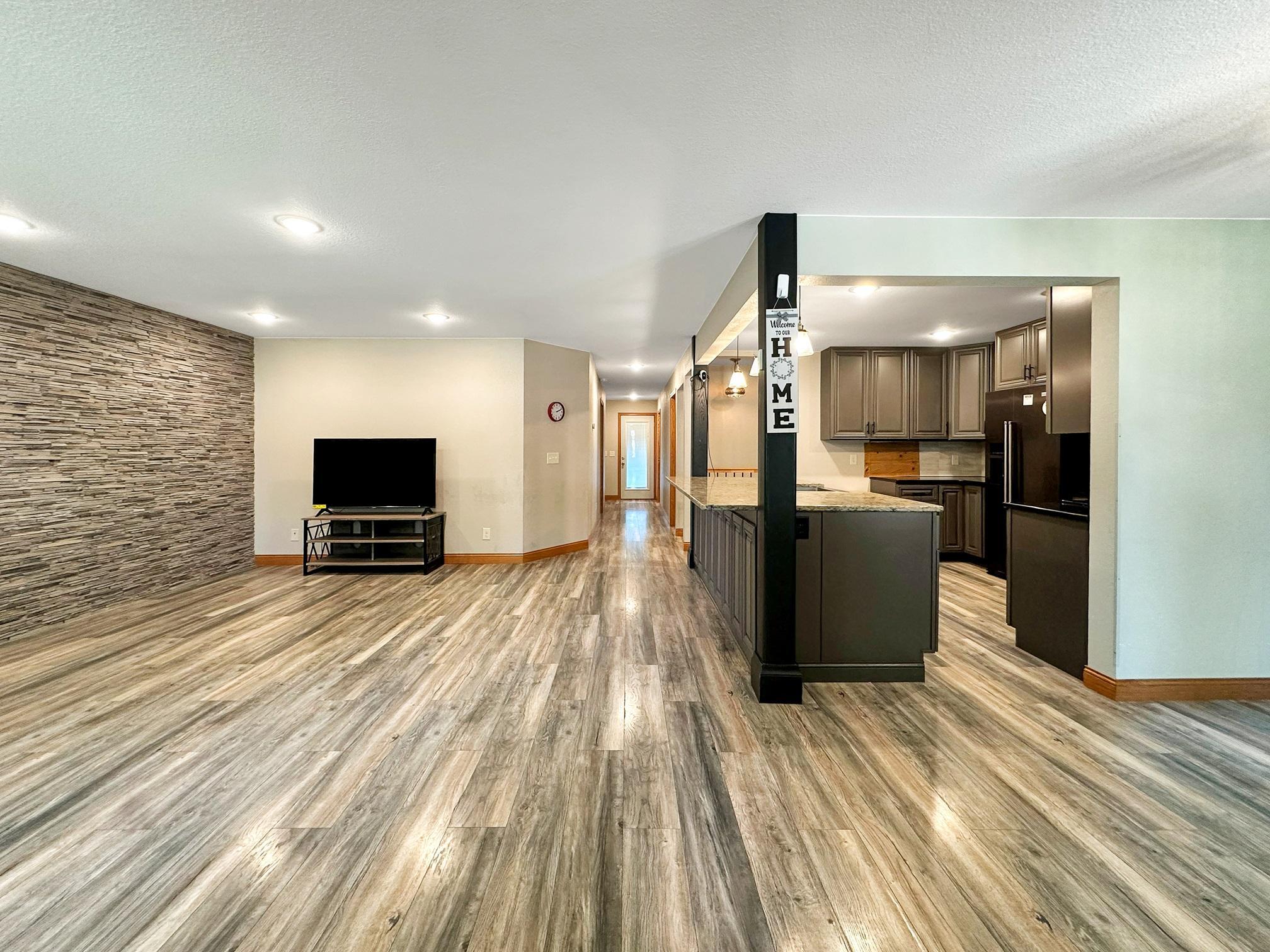 3rd image of 1024 5Th St Sw, Willmar, MN 56201 | MLS# 7115713