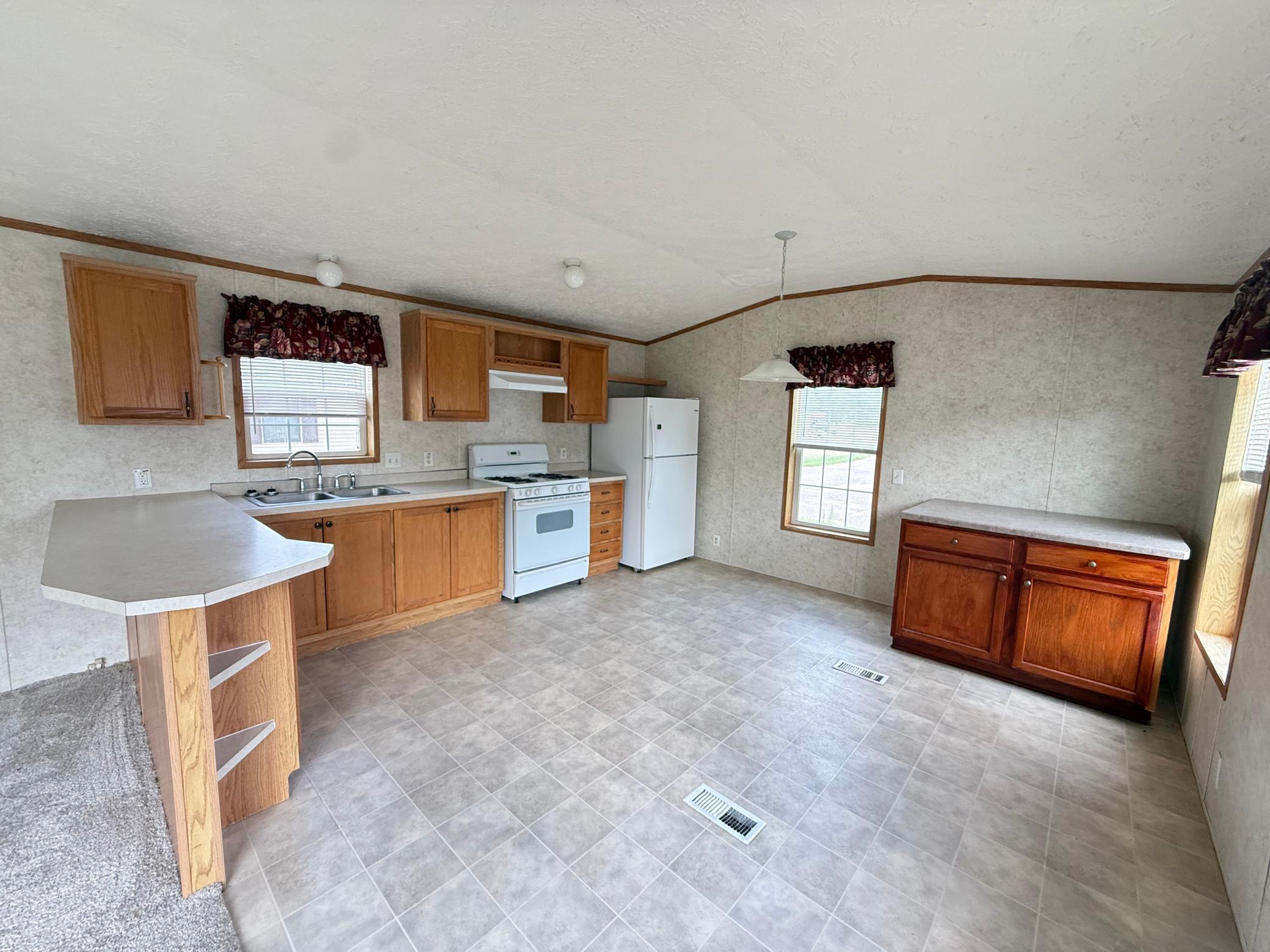 4th image of 15 Raasch Rnch, Zumbrota, MN 55992 | MLS# 7115777