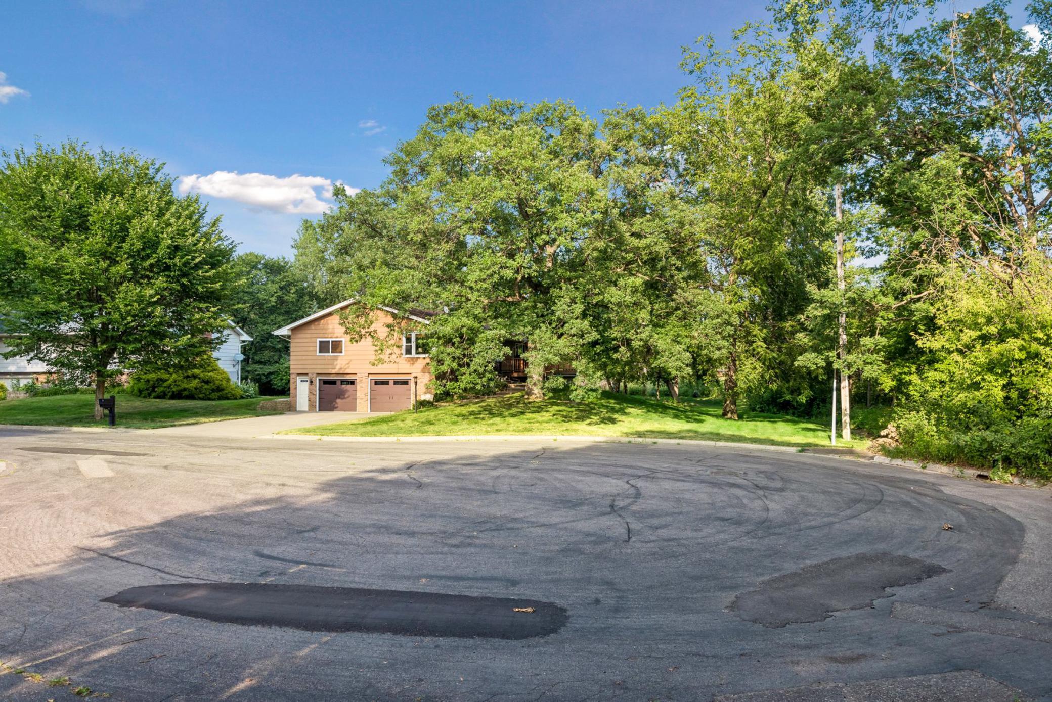 2nd image of 1643 Millwood Ave, Saint Paul, MN 55113 | MLS# 7115781