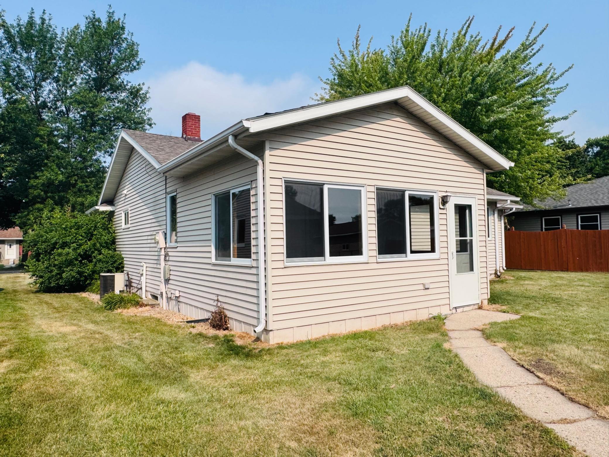 3rd image of 508 Kneale Ave S, Thief River Falls, MN 56701 | MLS# 7115783