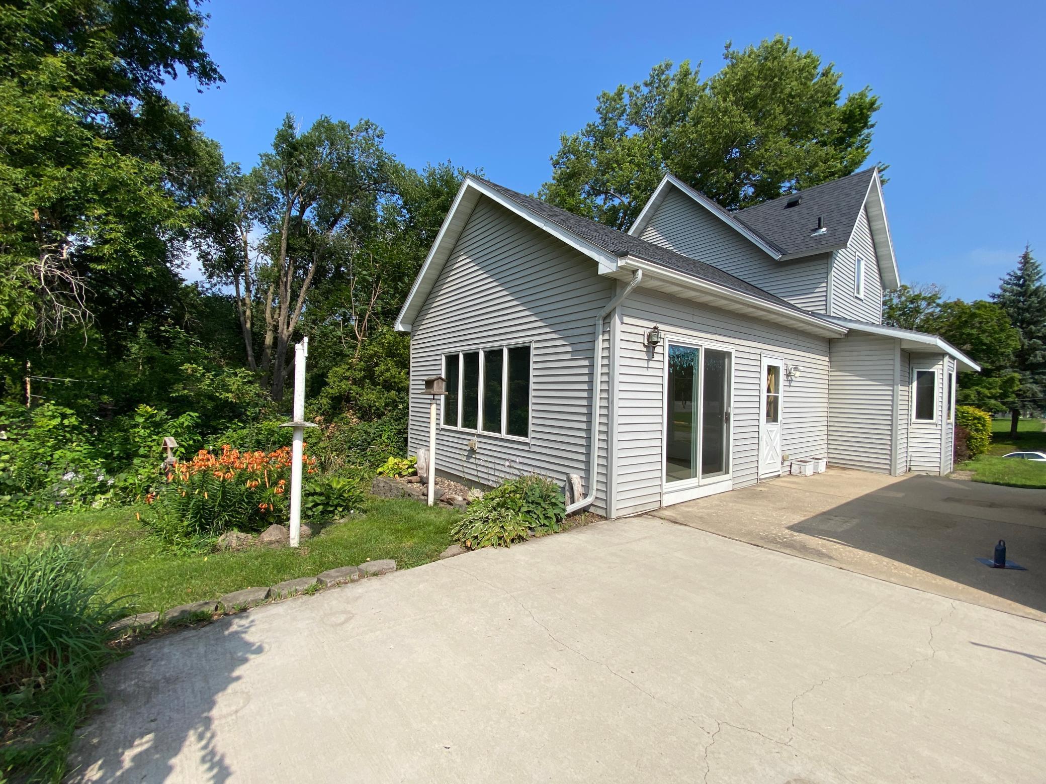 2nd image of 919 Abbott St, Albert Lea, MN 56007 | MLS# 7115956