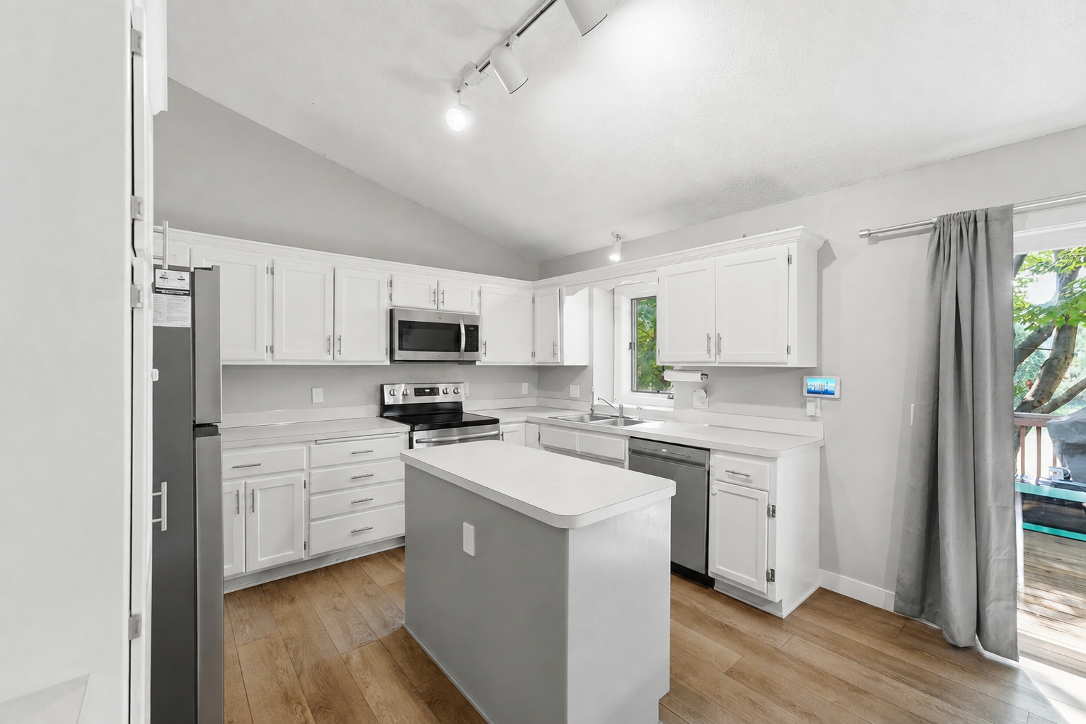 2nd image of 10920 Xeon St Nw, Minneapolis, MN 55433 | MLS# 7115988