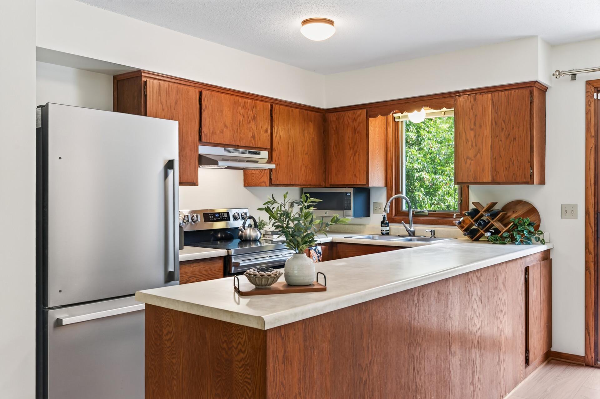 4th image of 408-410 Cardigan Rd, Saint Paul, MN 55126 | MLS# 7115992