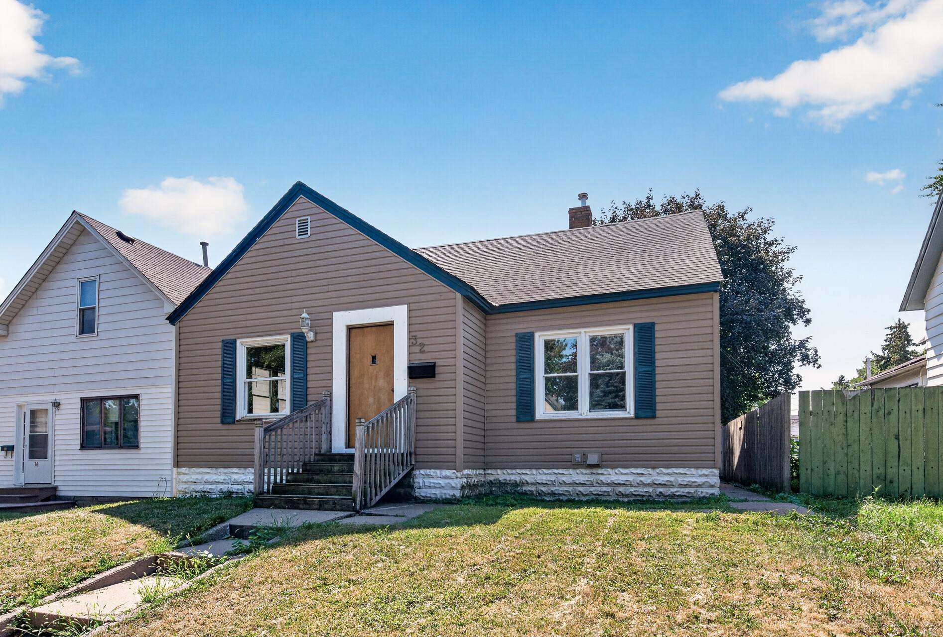 1st image of 32 Maryland Ave E, Saint Paul, MN 55117 | MLS# 7116001