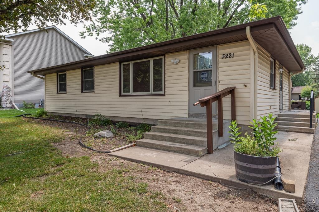 2nd image of 3221 Kent St Sw, Prior Lake, MN 55372 | MLS# 7116024